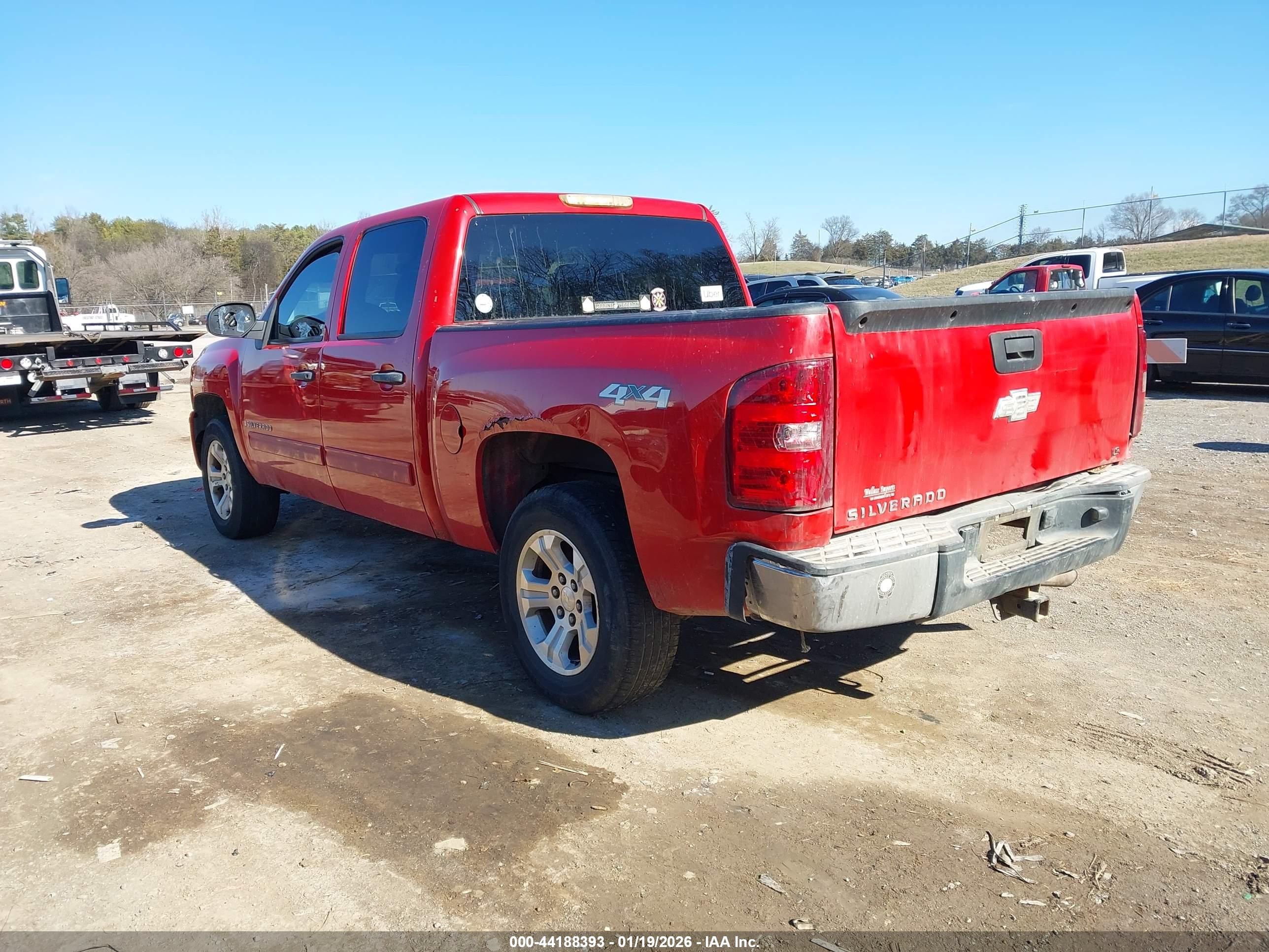 CHEVROLET SILVERADO image 3