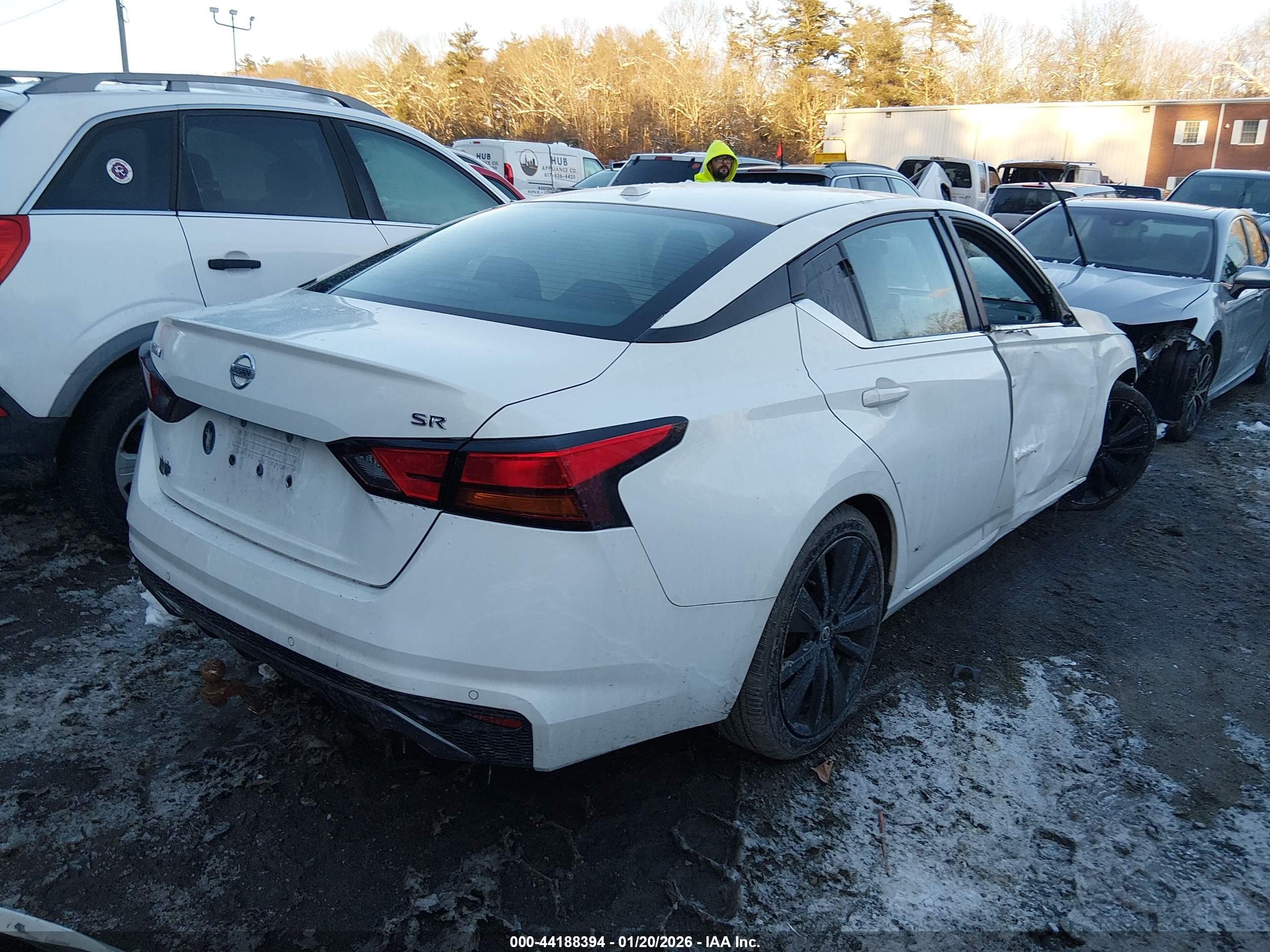 NISSAN ALTIMA image 4