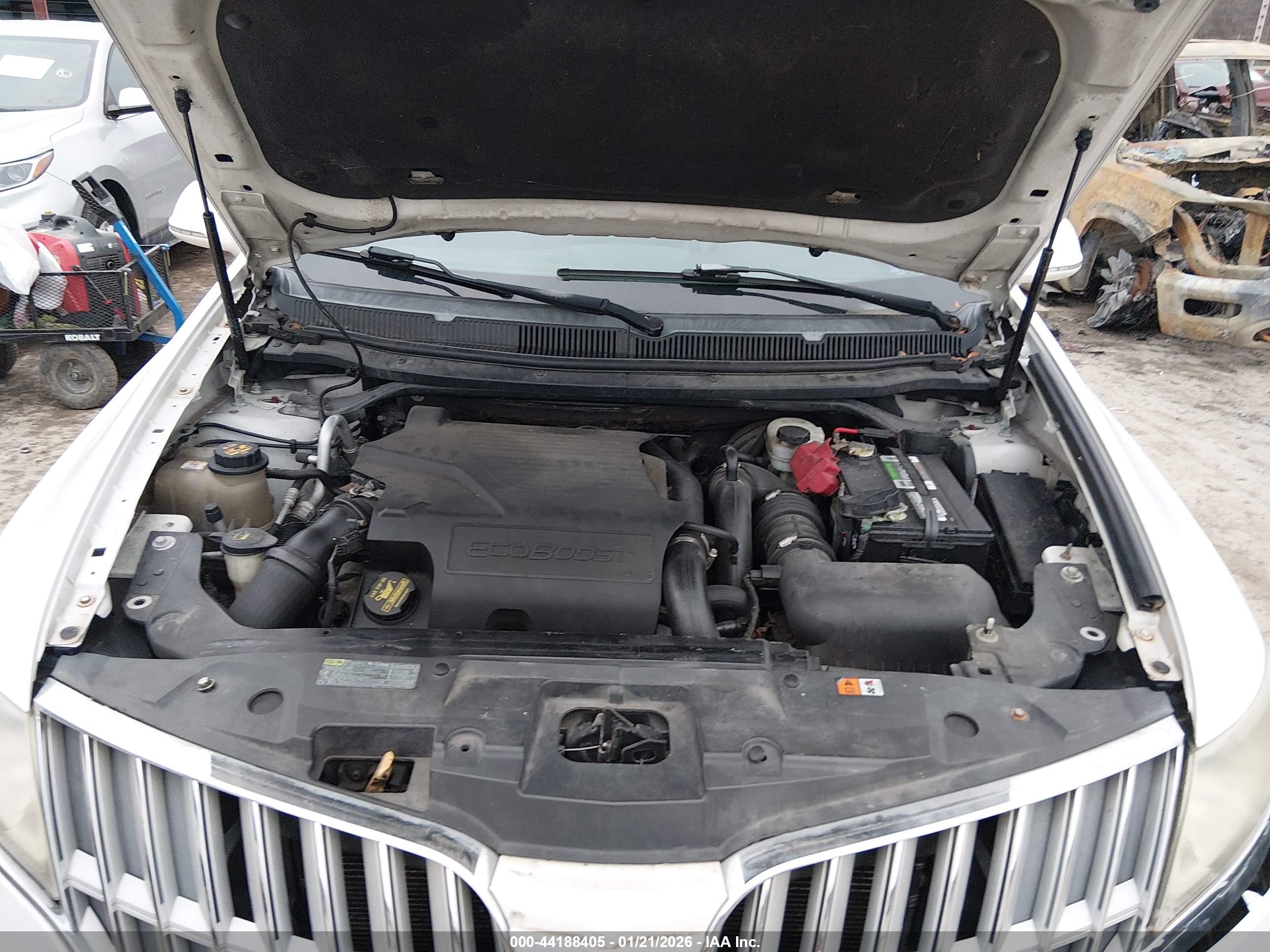 LINCOLN MKT image 10