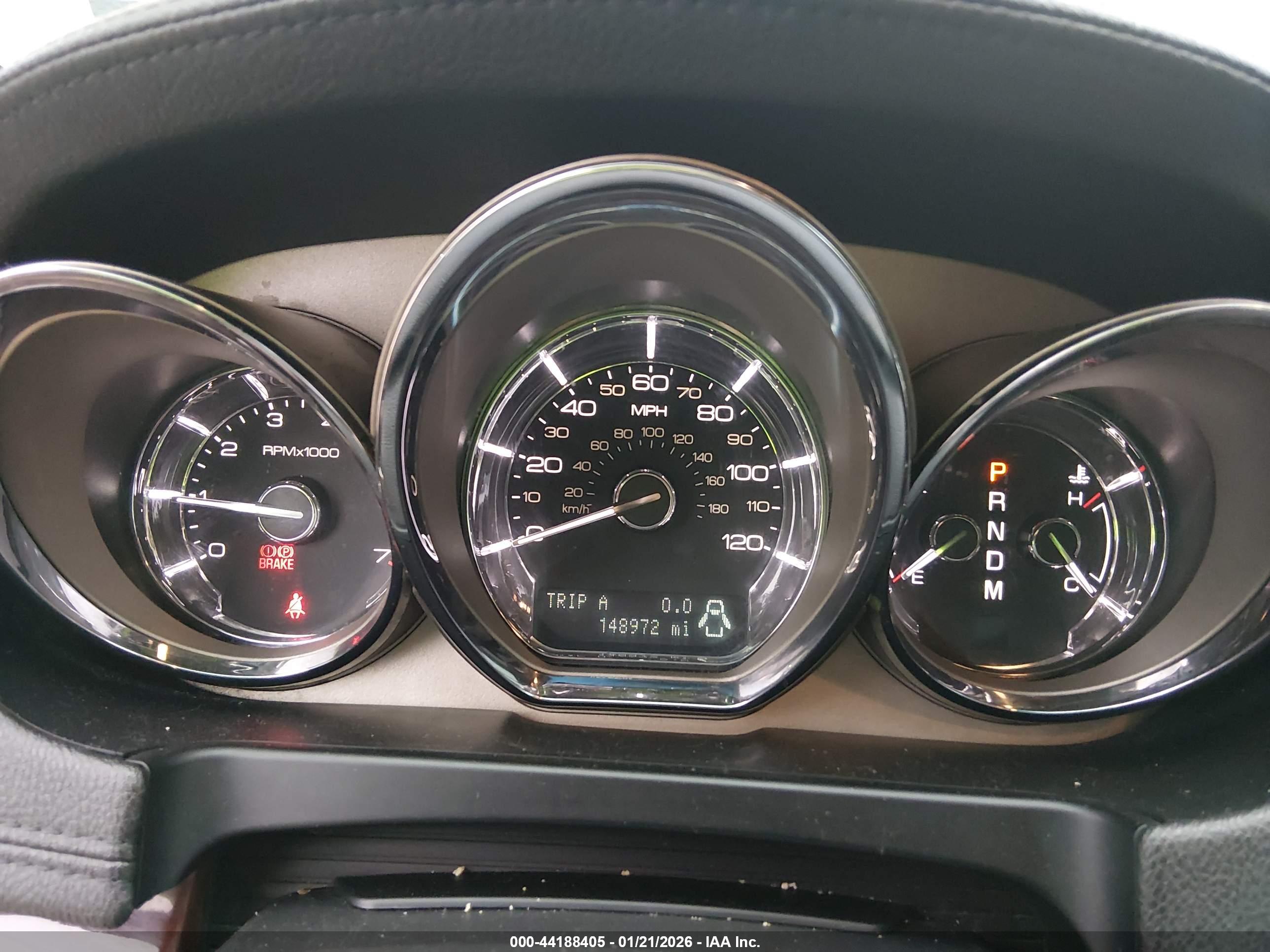 LINCOLN MKT image 7