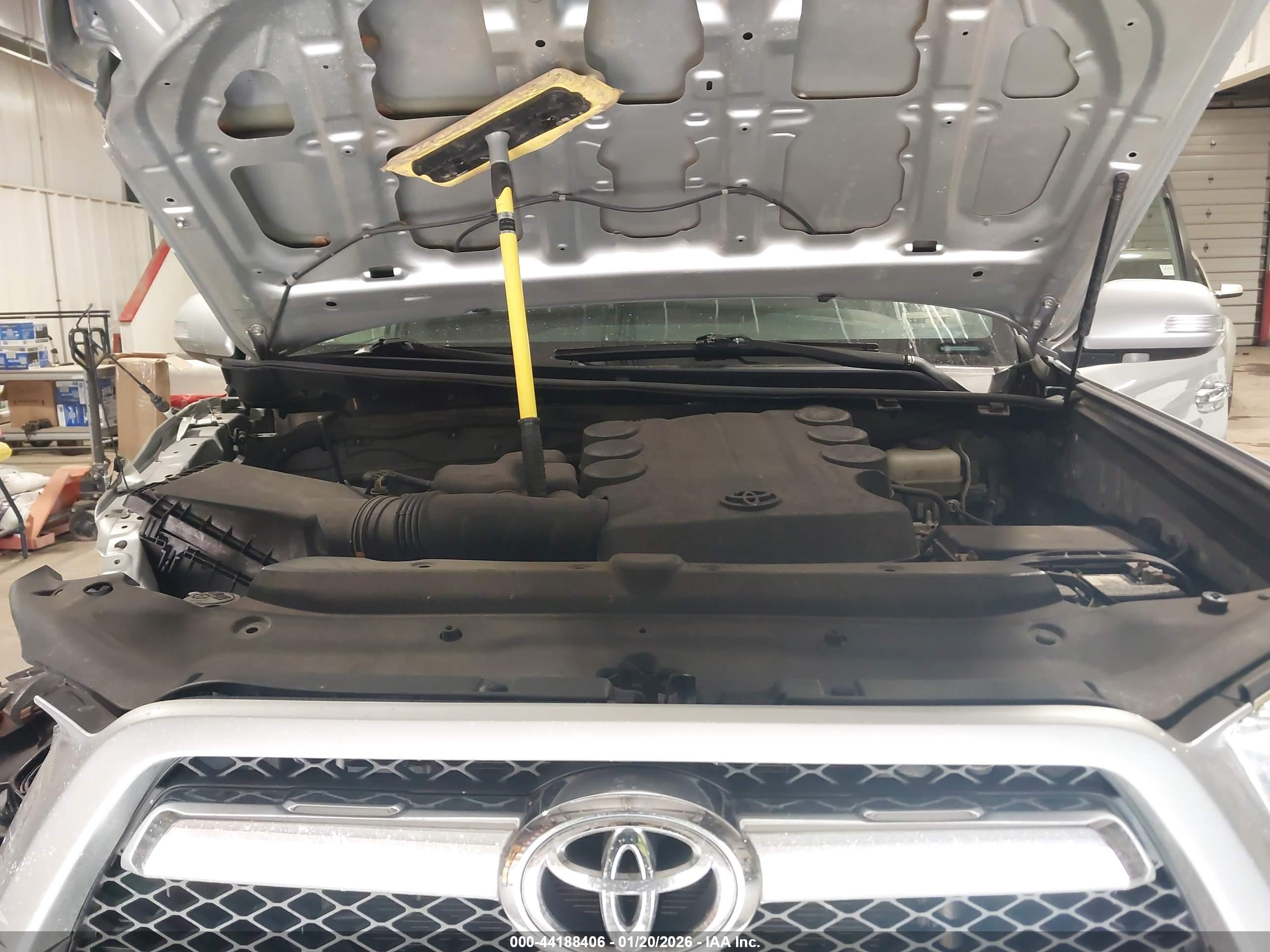 TOYOTA 4RUNNER image 10
