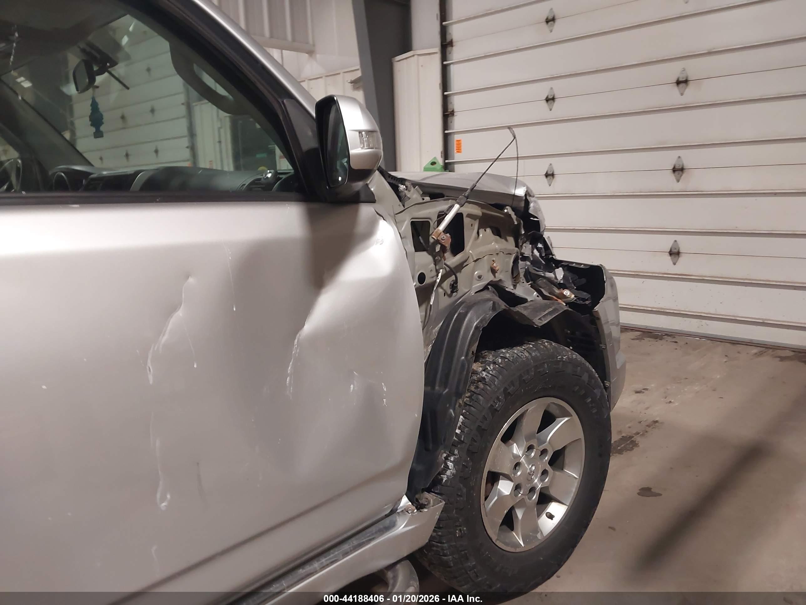 TOYOTA 4RUNNER image 6