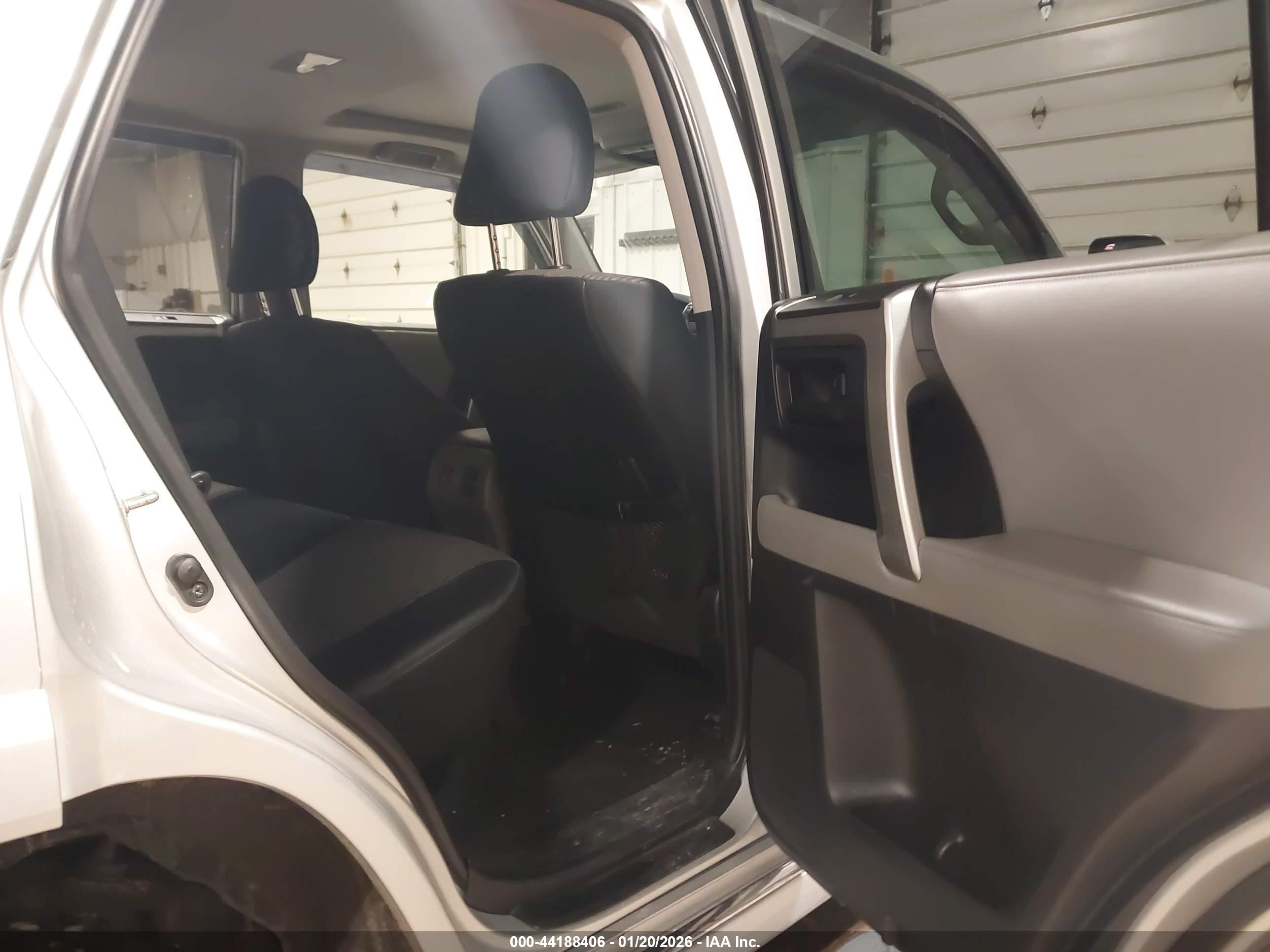 TOYOTA 4RUNNER image 8