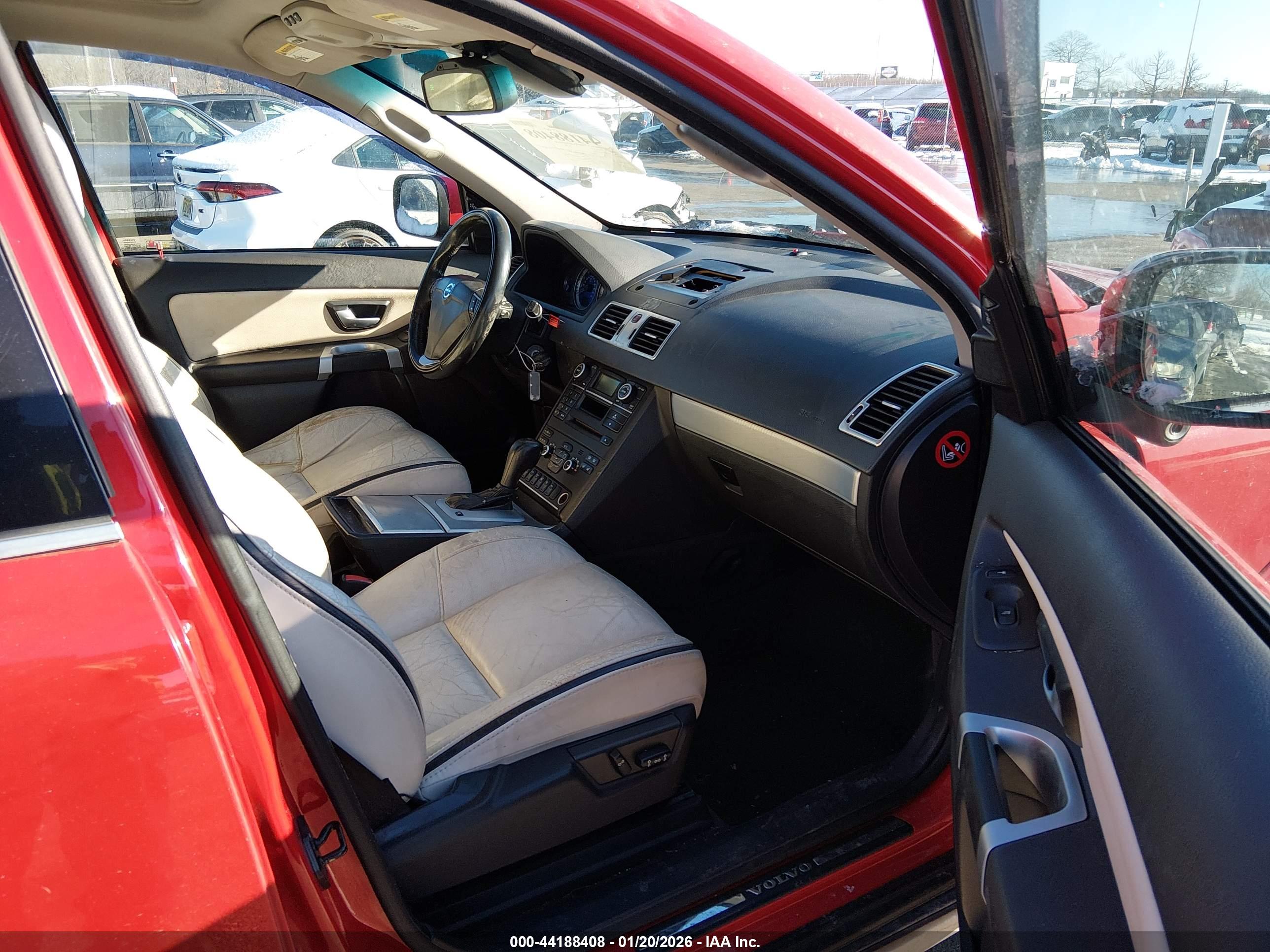 VOLVO XC90 image 5