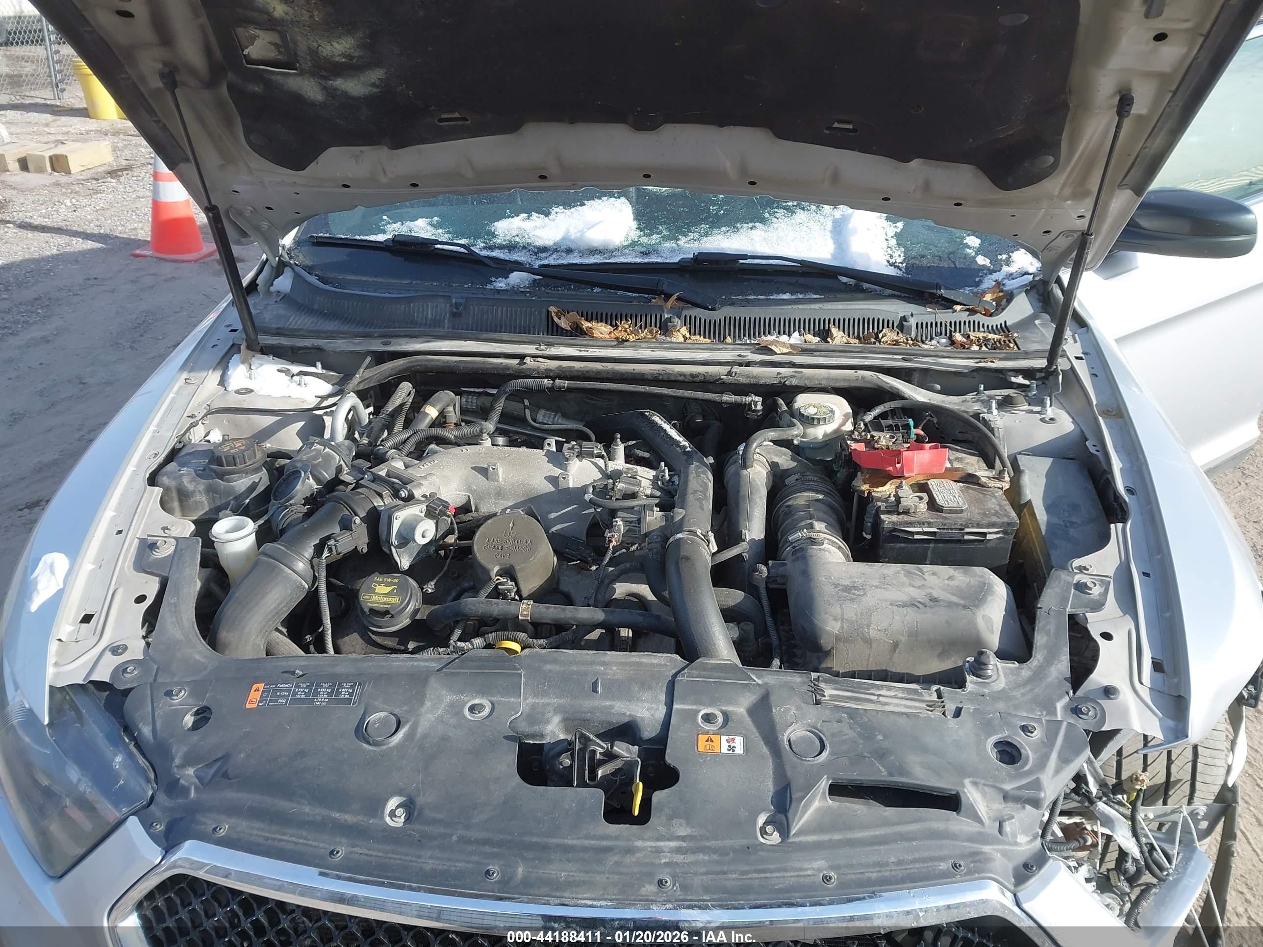 FORD TAURUS image 10