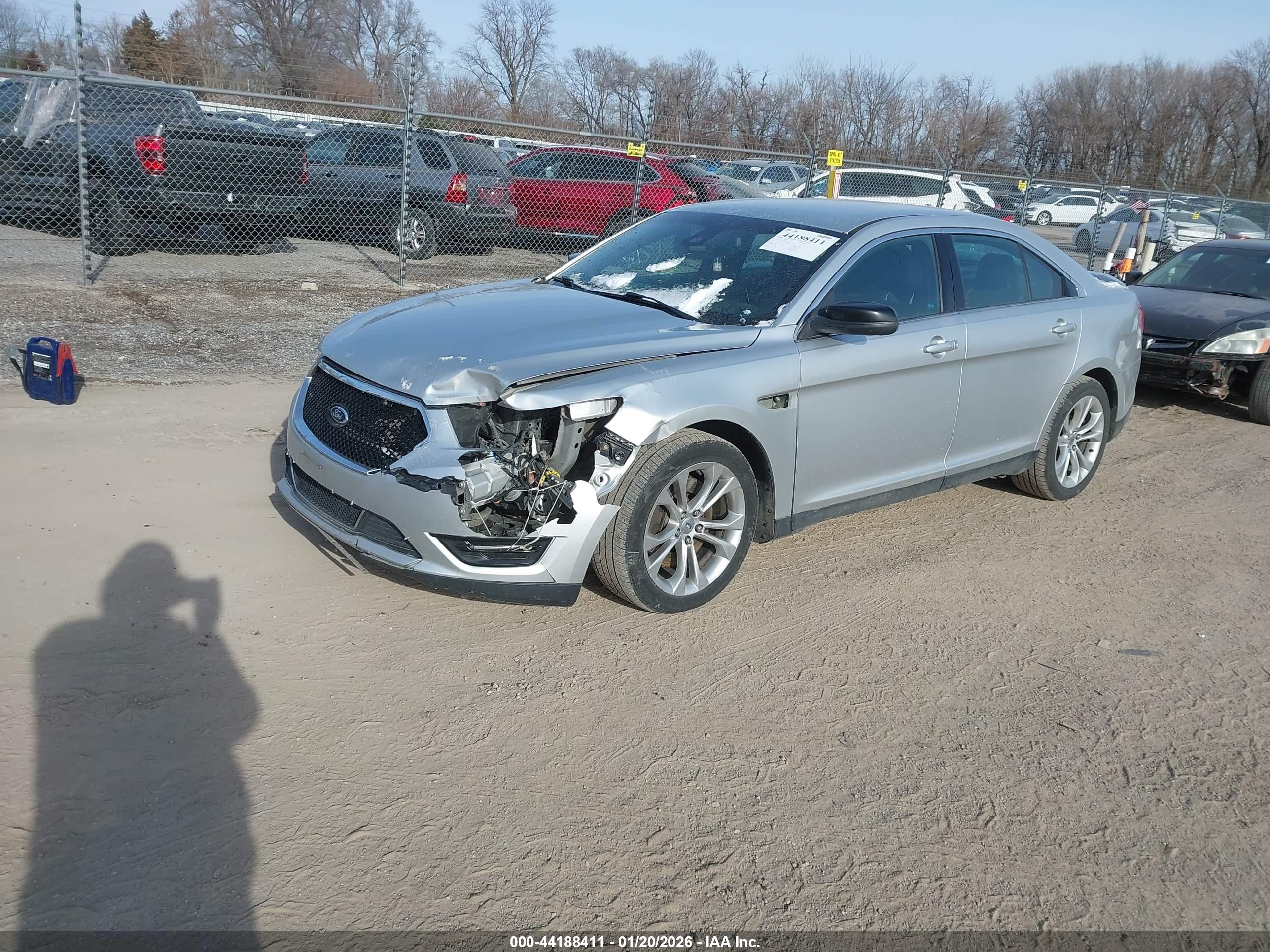 FORD TAURUS image 2