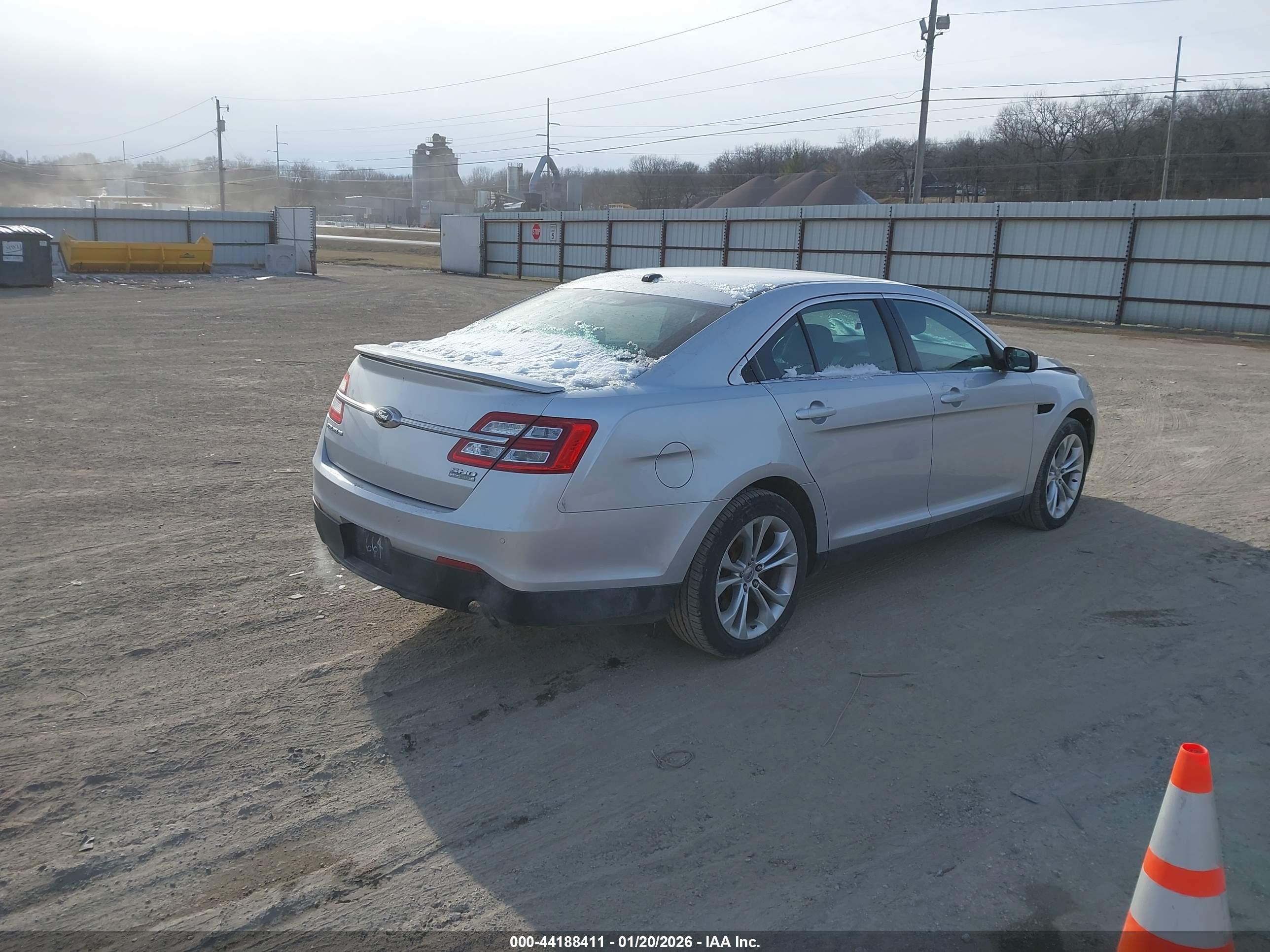 FORD TAURUS image 4