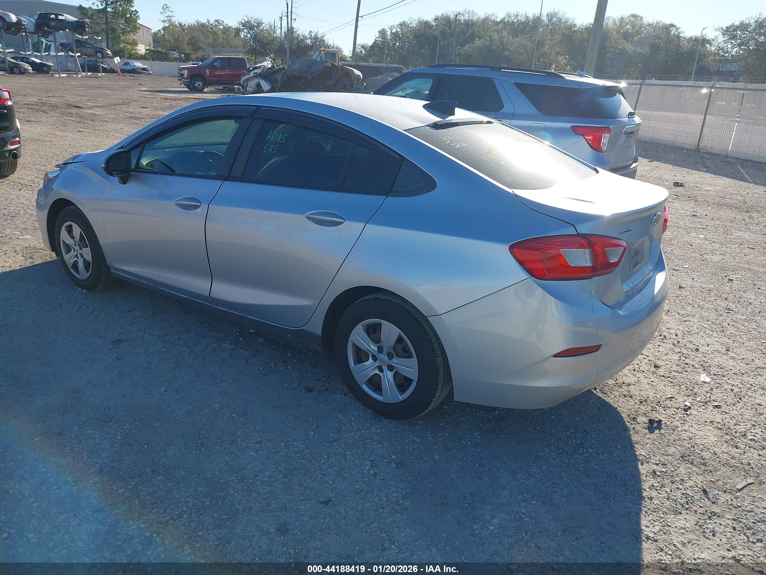 CHEVROLET CRUZE image 3