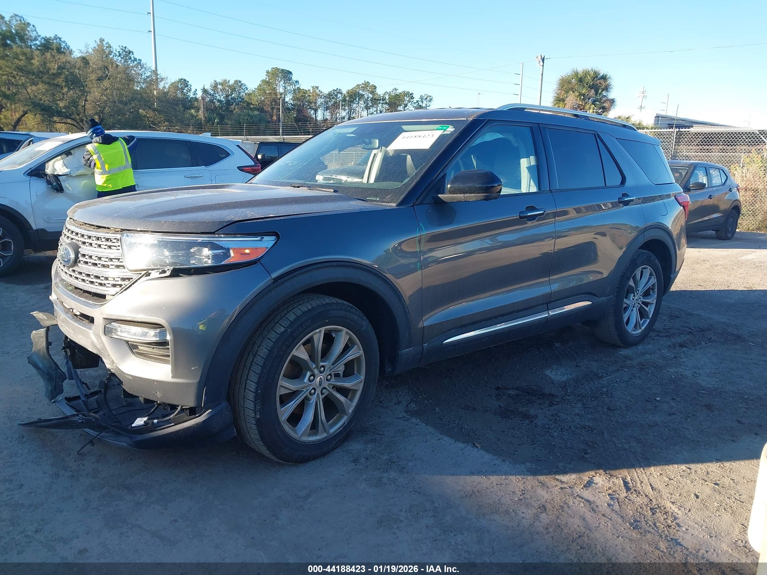 FORD EXPLORER image 2