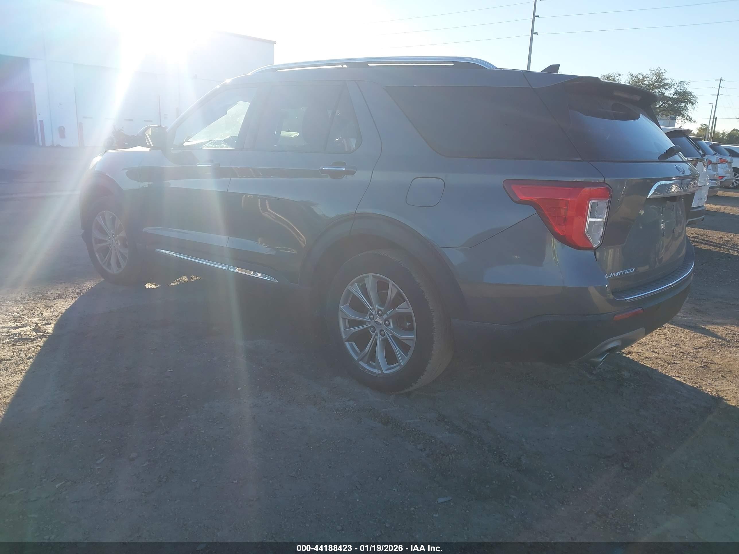 FORD EXPLORER image 3