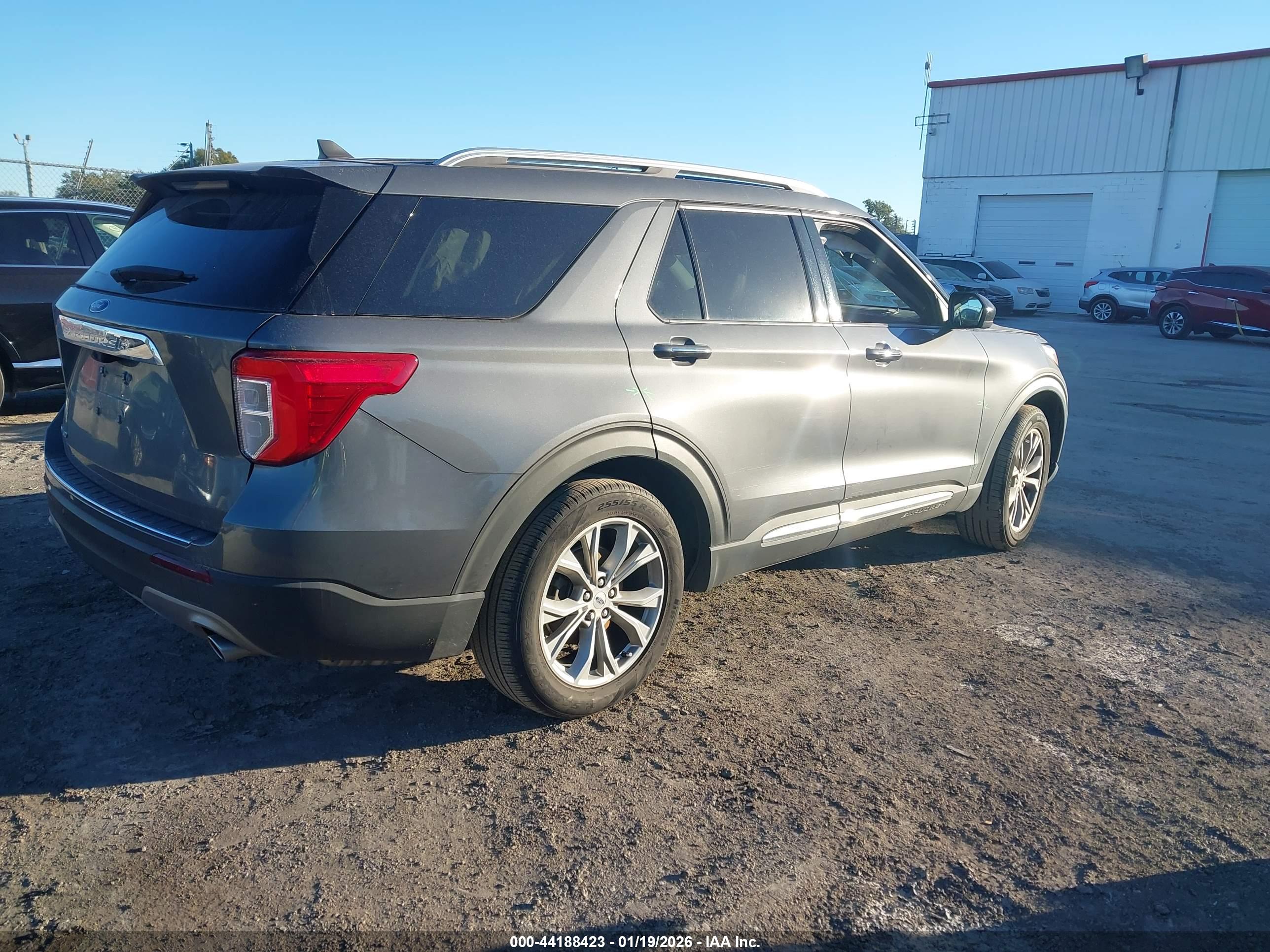FORD EXPLORER image 4