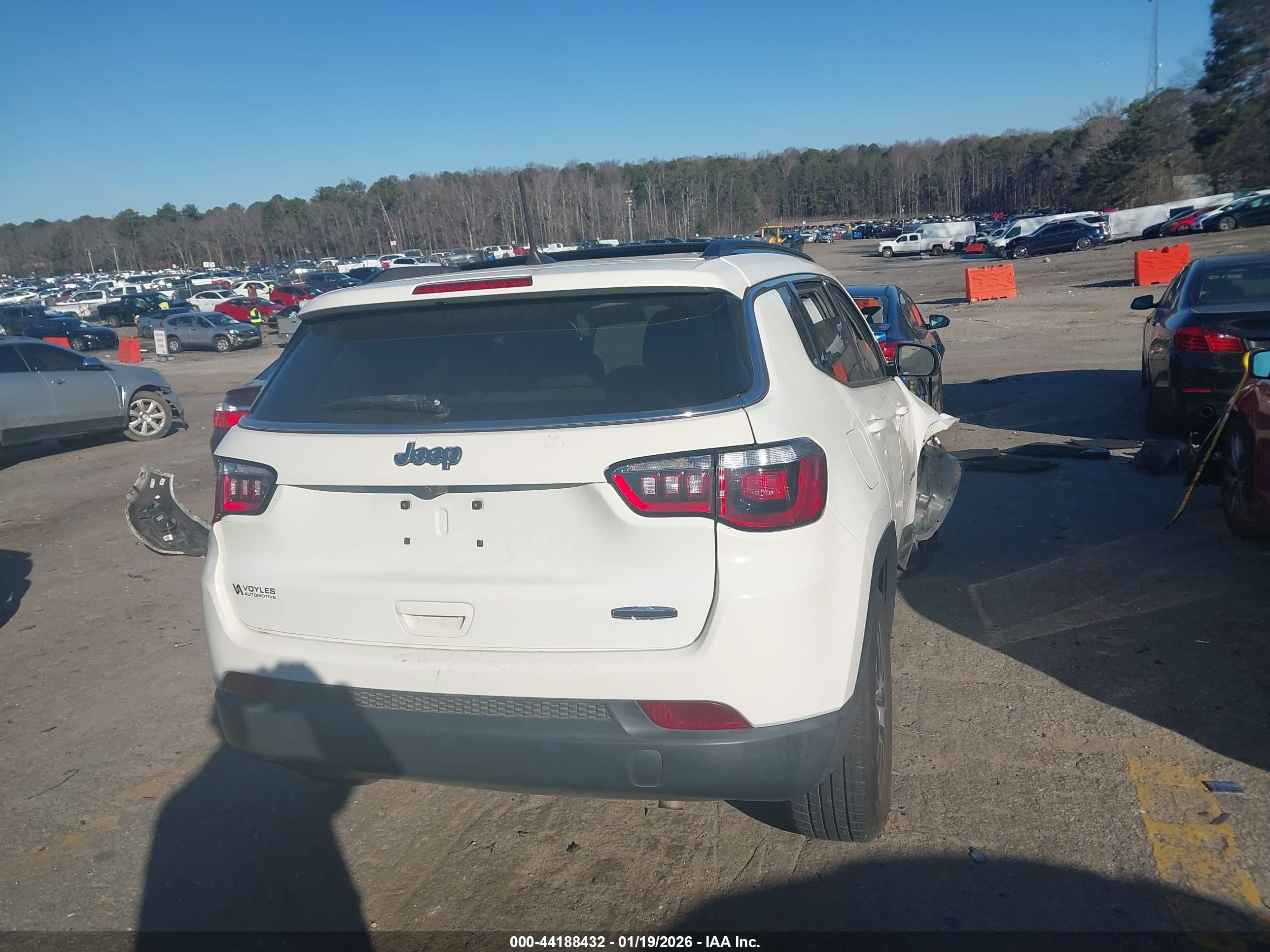 JEEP COMPASS image 4