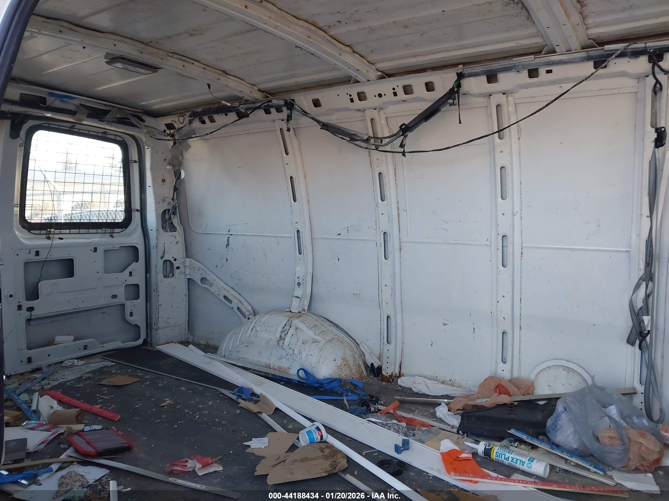 GMC SAVANA image 8