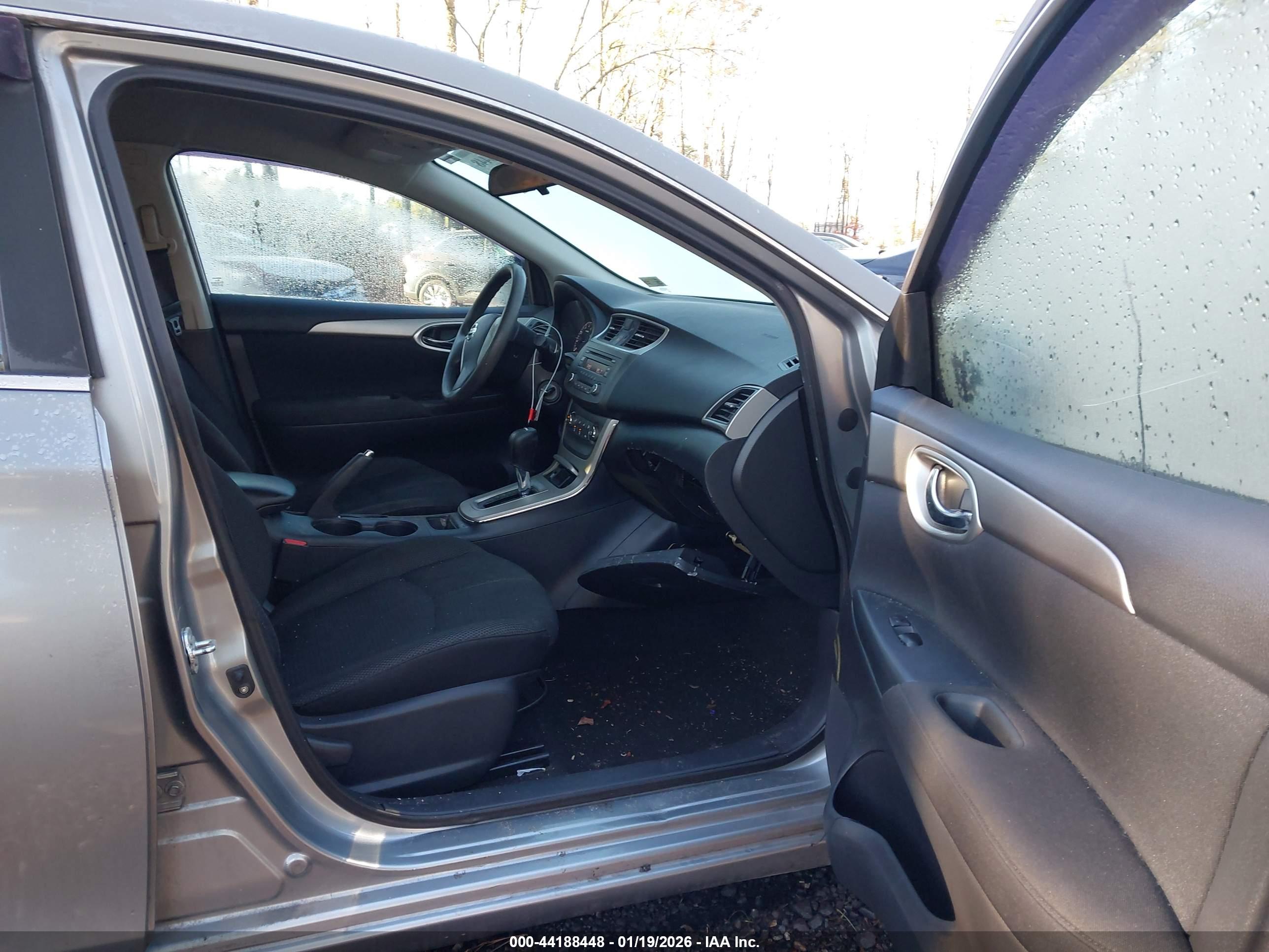 NISSAN SENTRA image 5