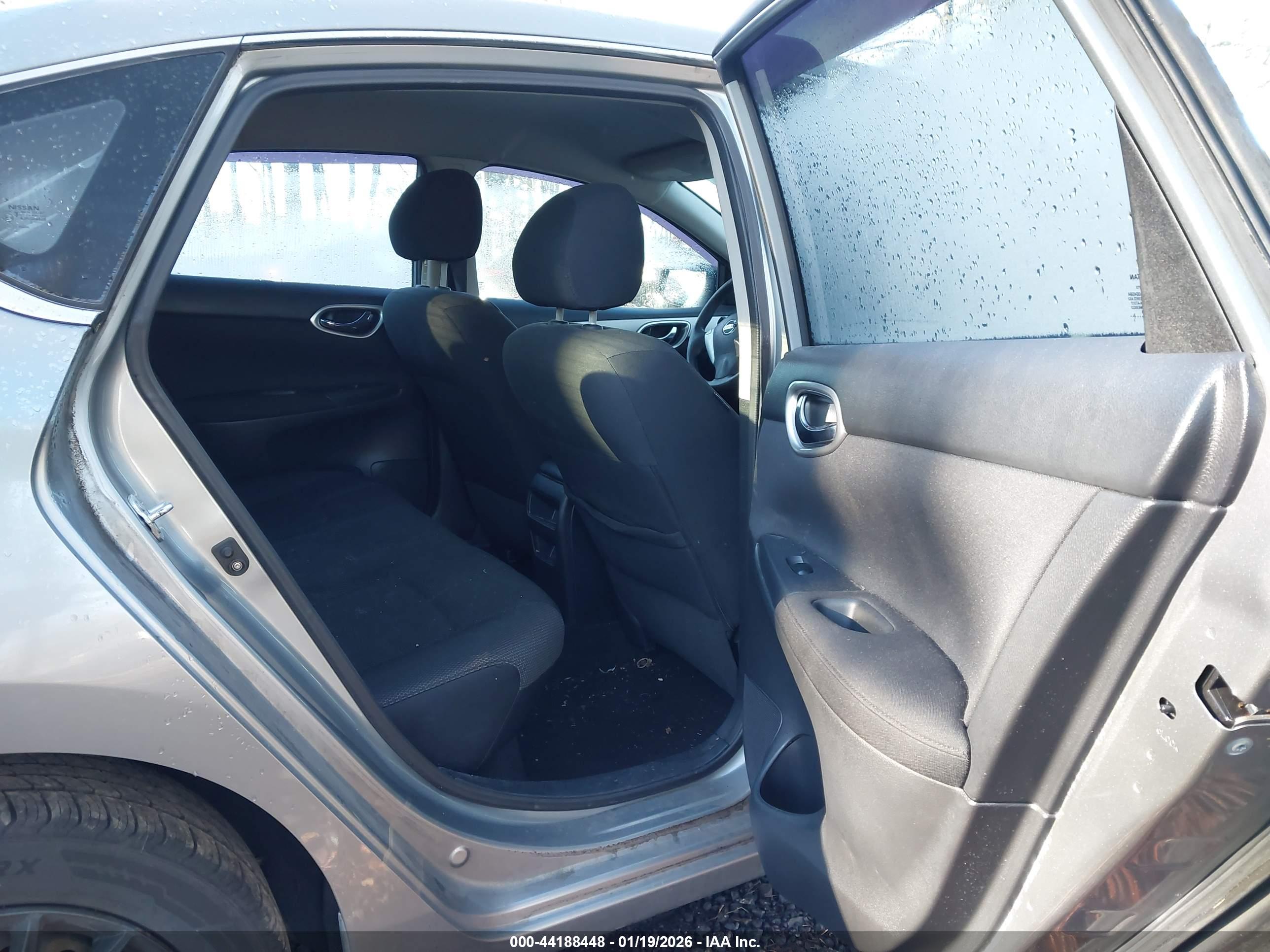 NISSAN SENTRA image 8
