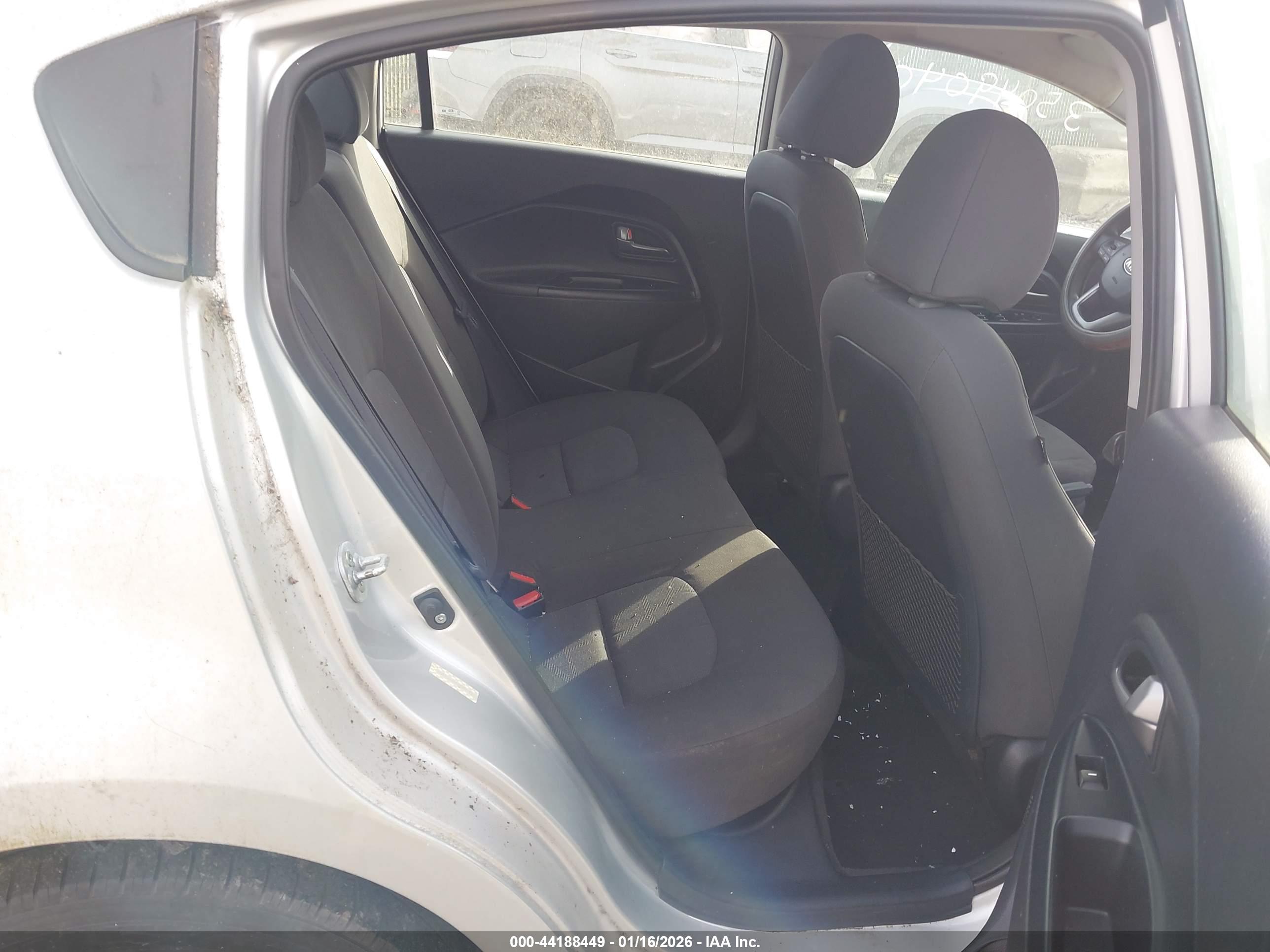 KIA RIO image 8