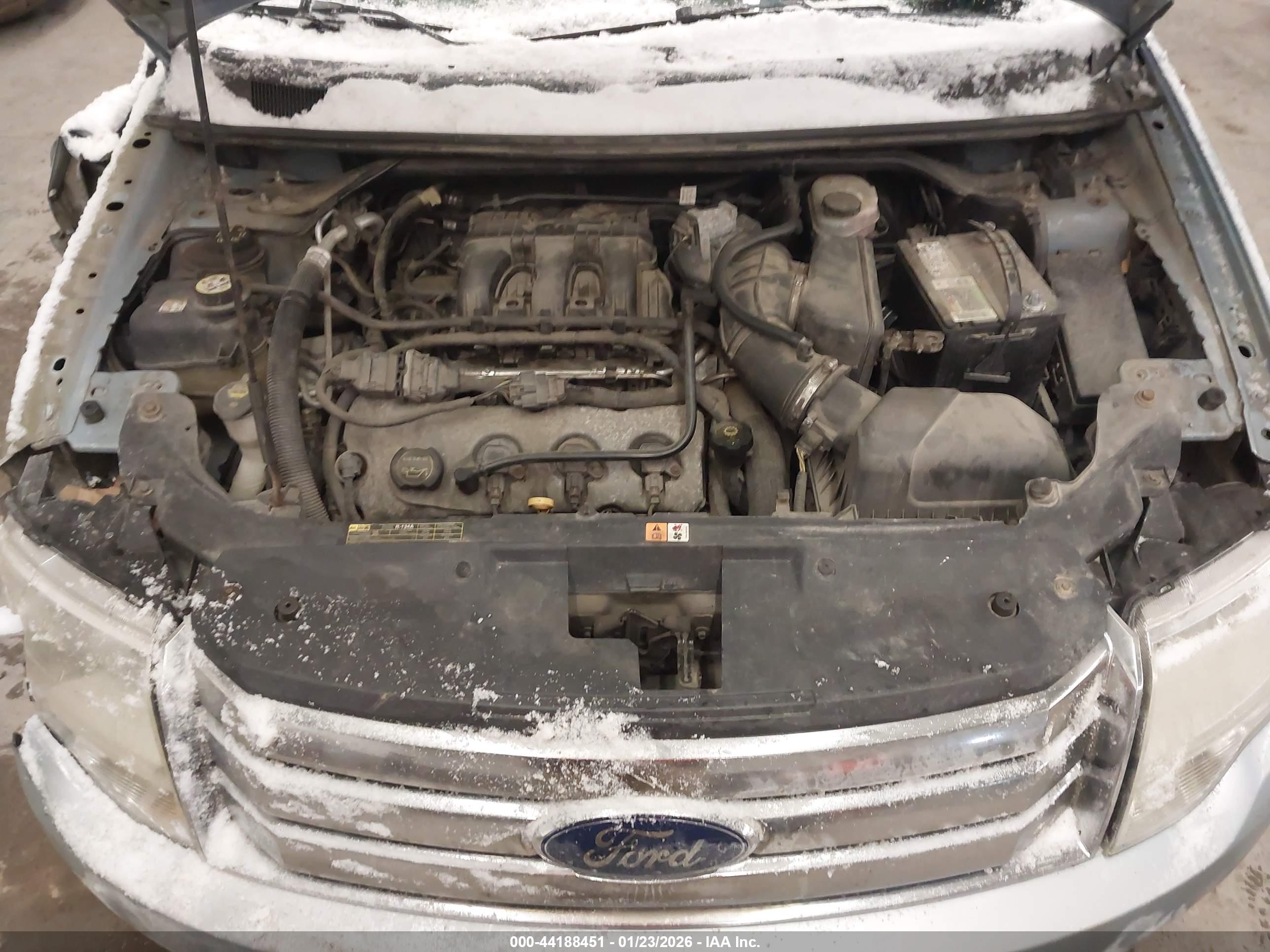 FORD TAURUS image 10