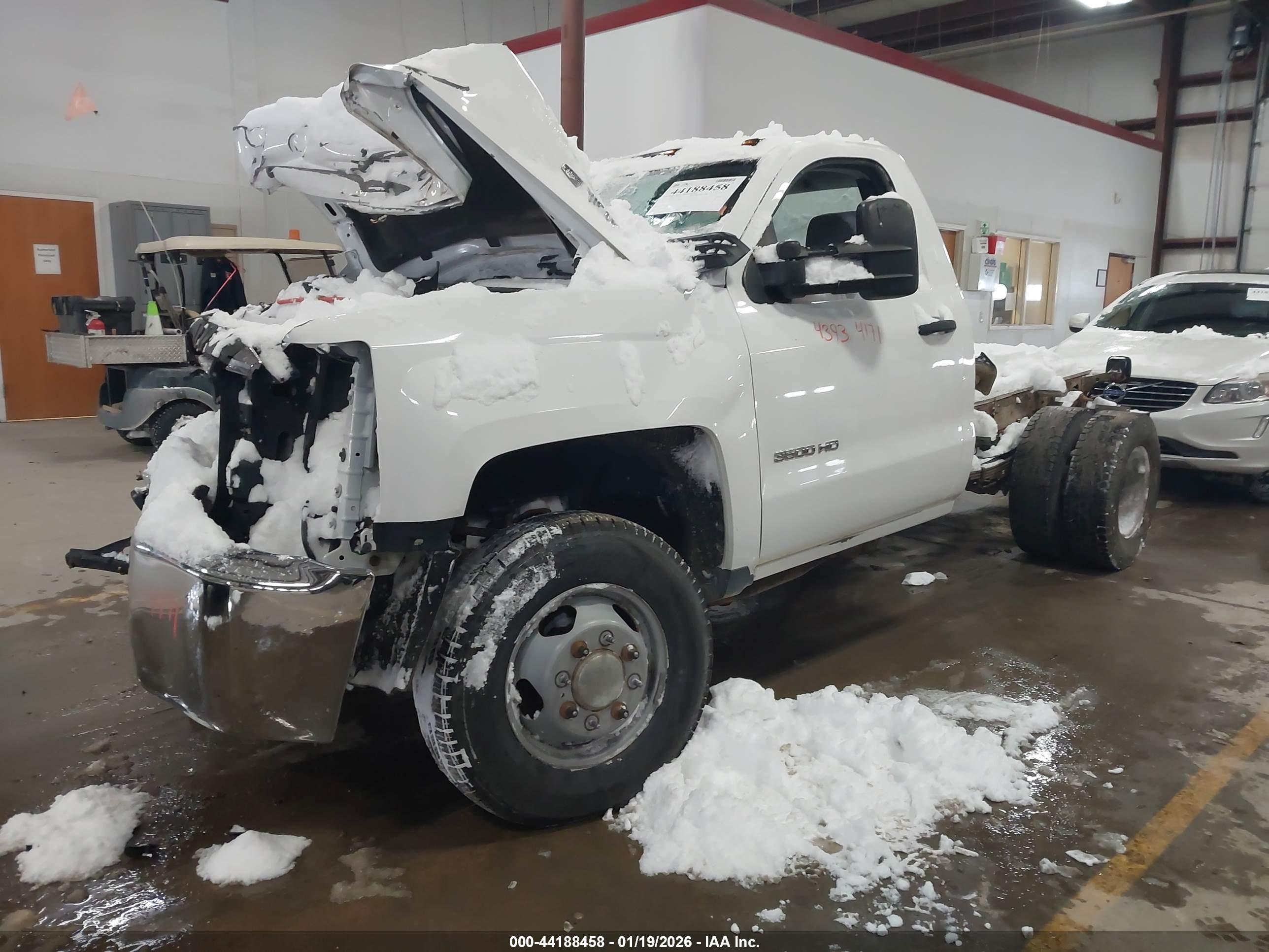 CHEVROLET SILVERADO image 2