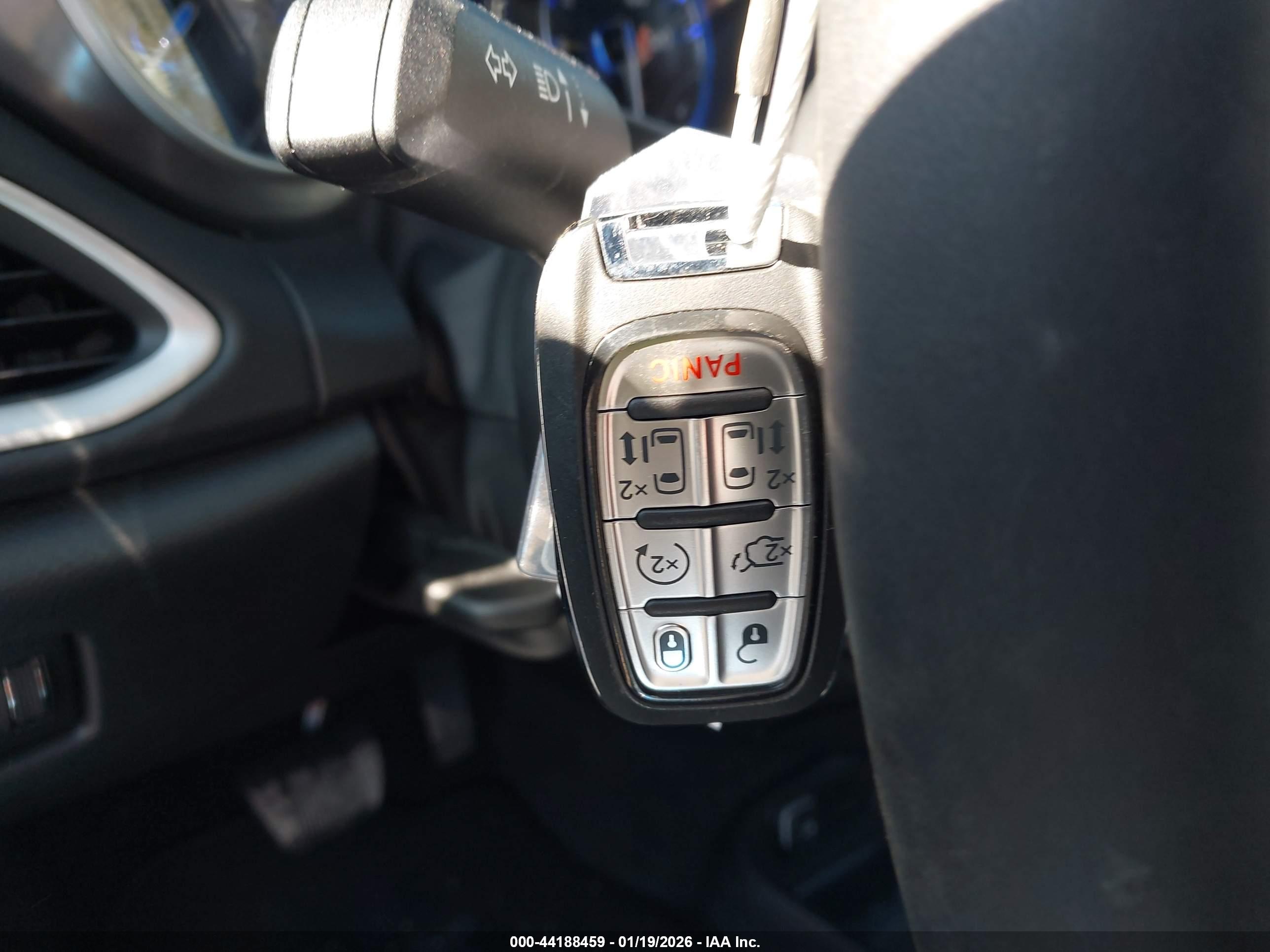 CHRYSLER PACIFICA image 11