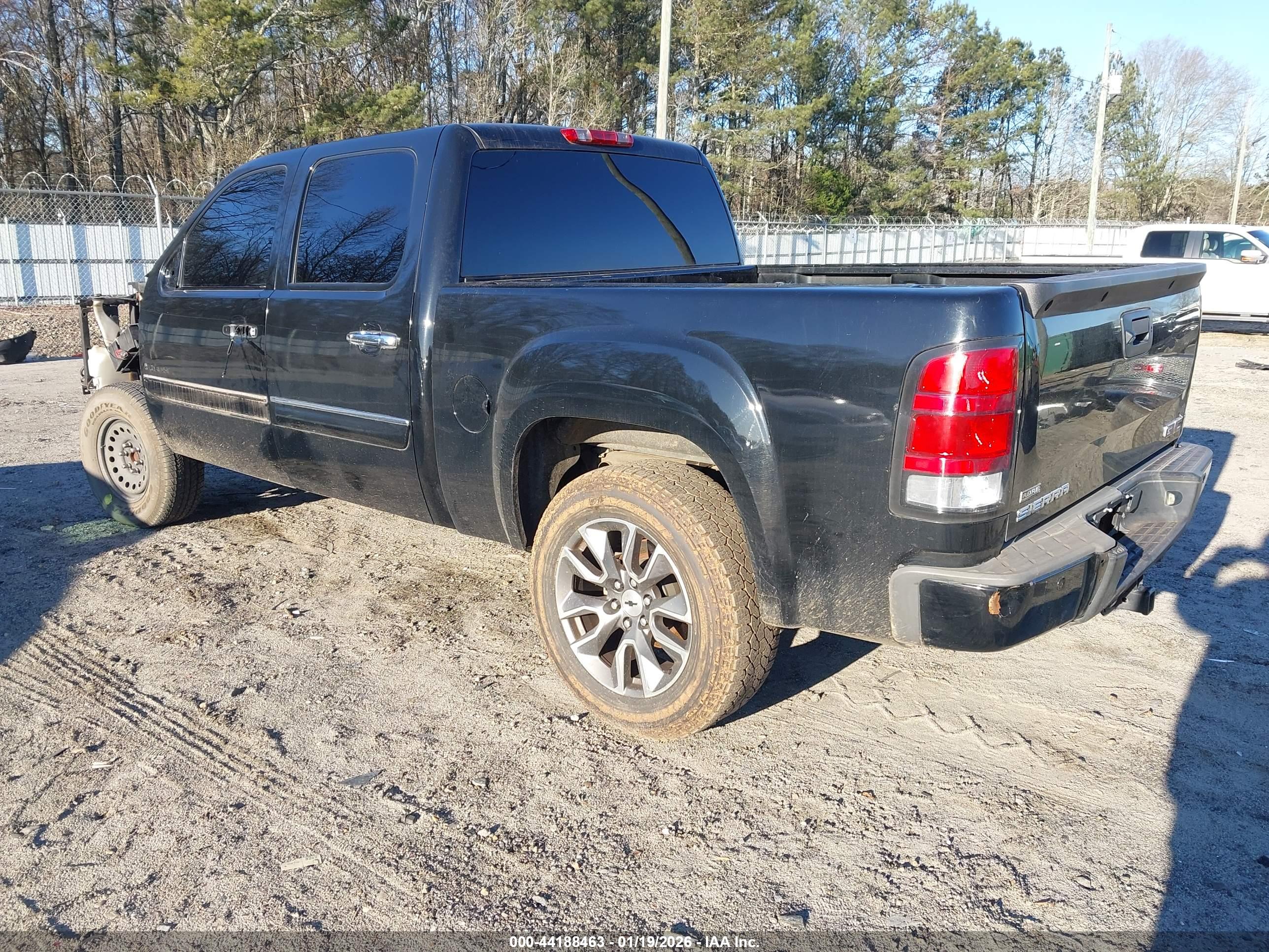 GMC SIERRA image 3