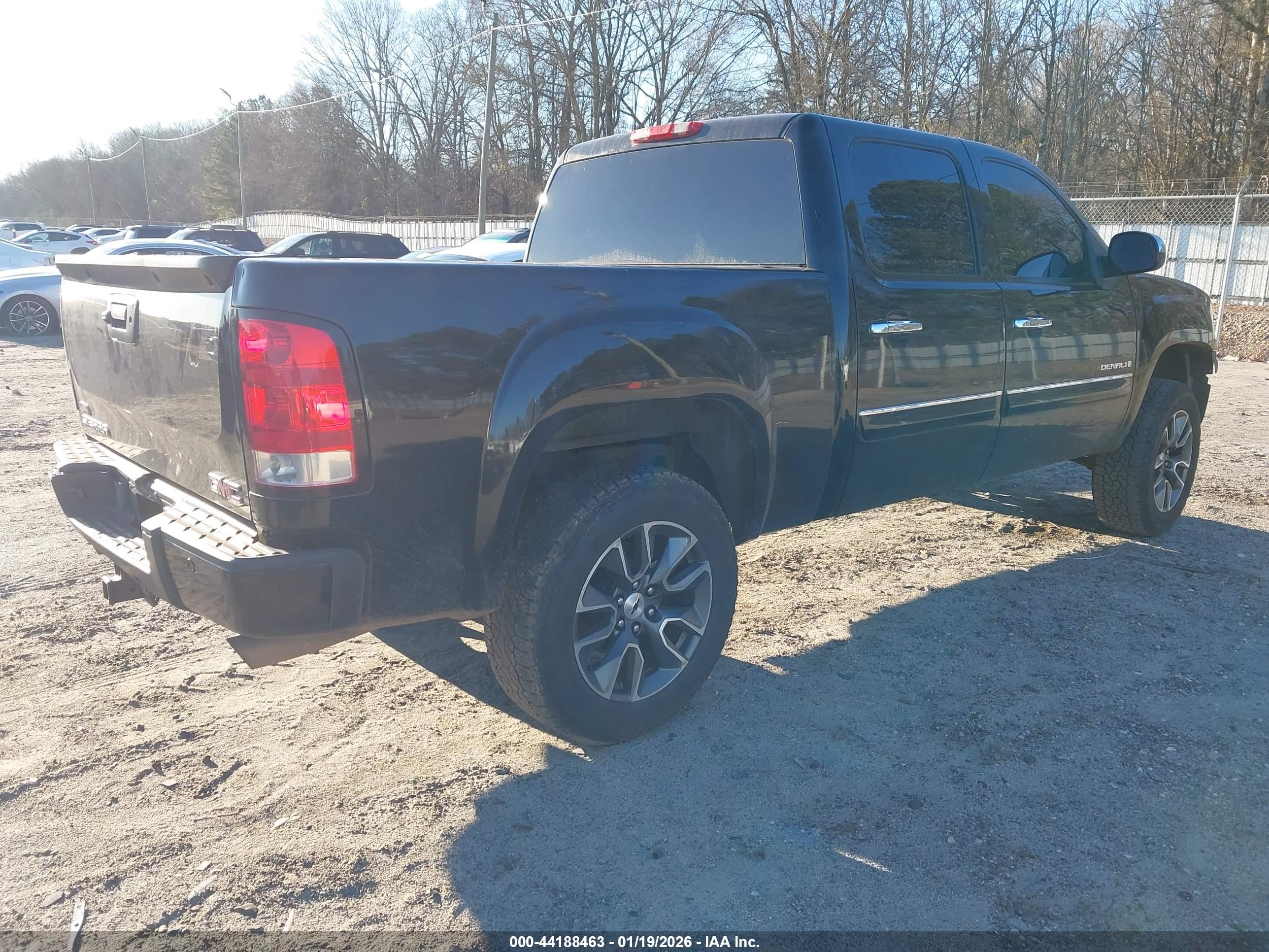 GMC SIERRA image 4