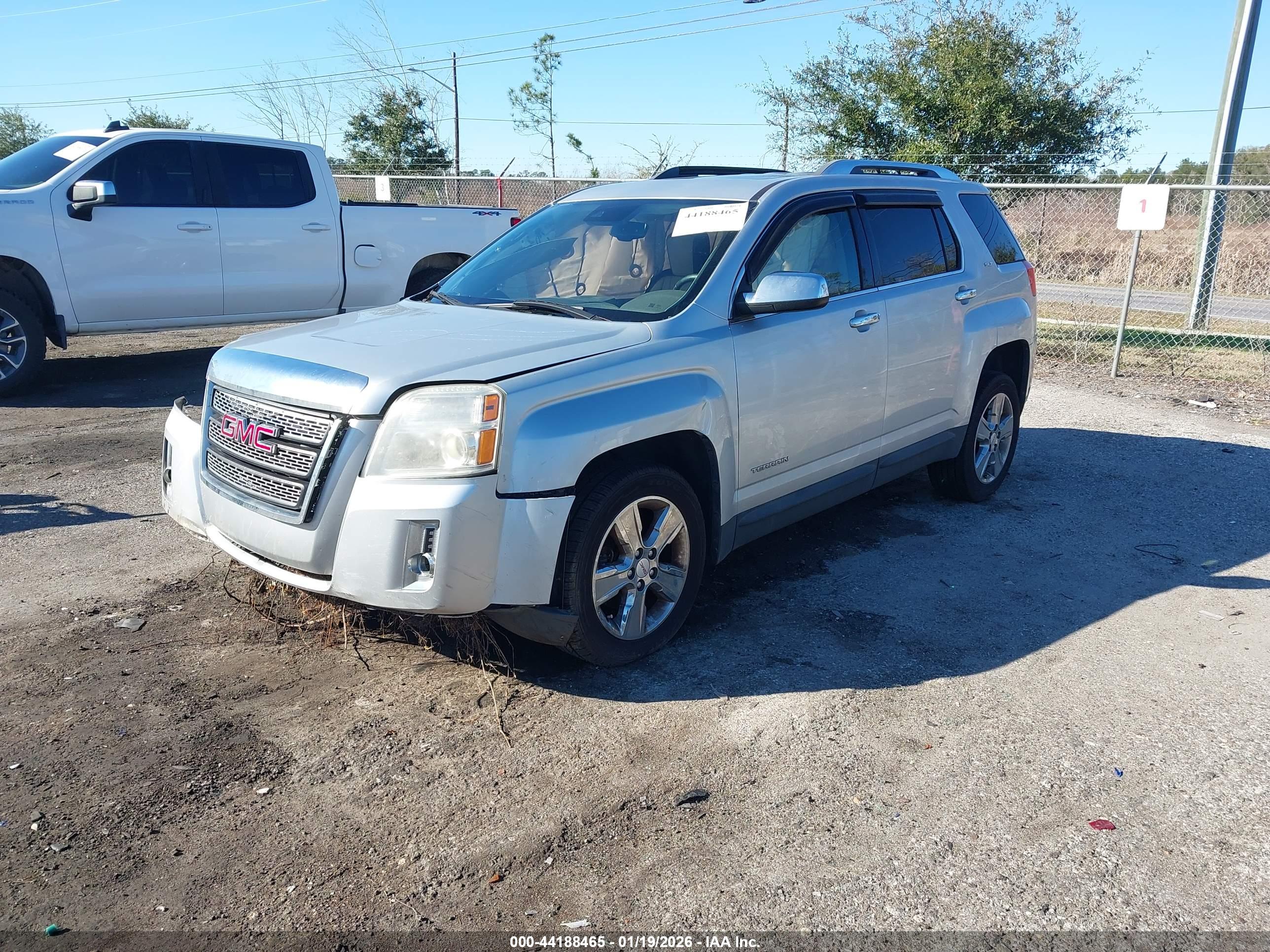 GMC TERRAIN image 2