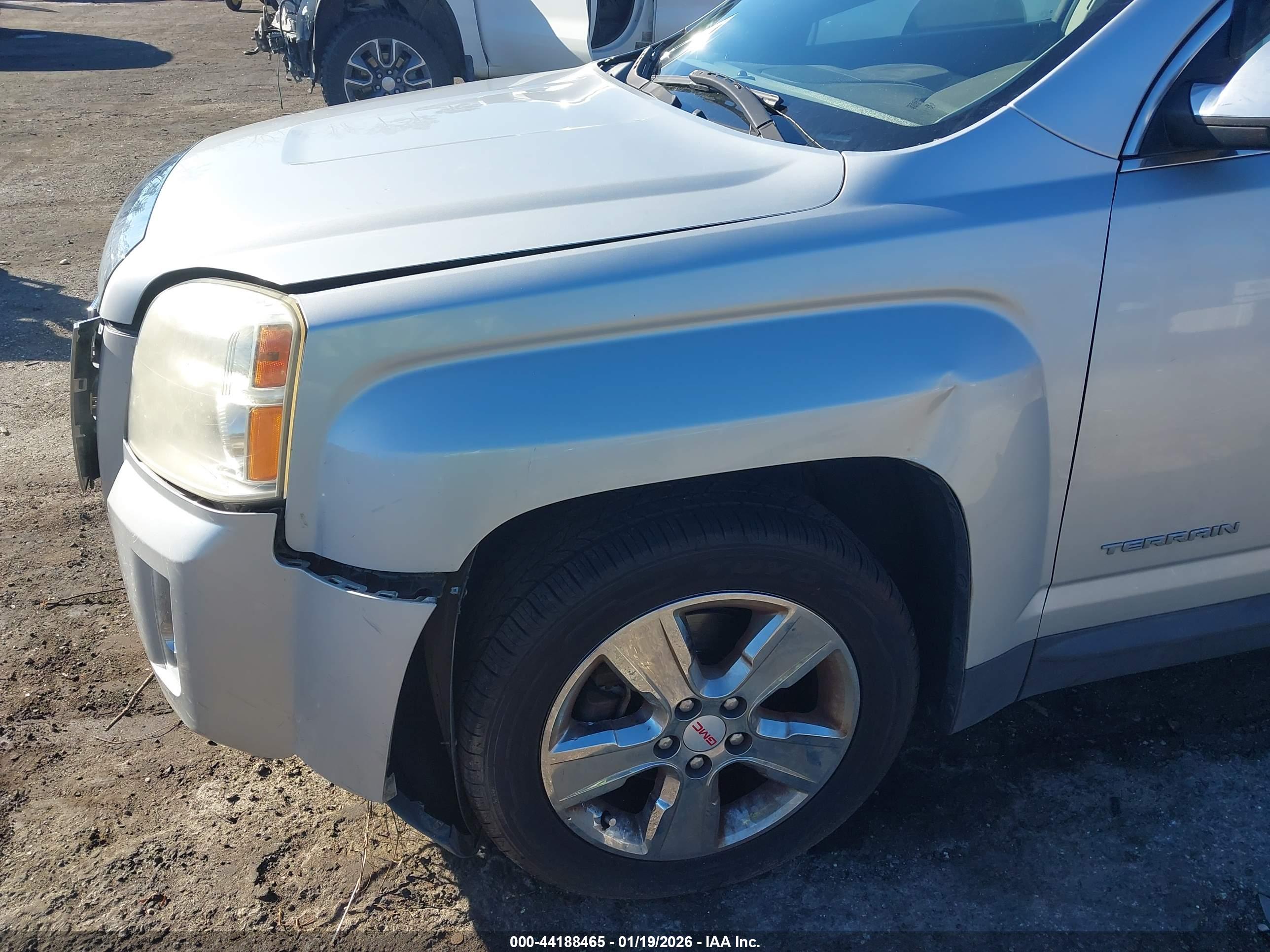 GMC TERRAIN image 6