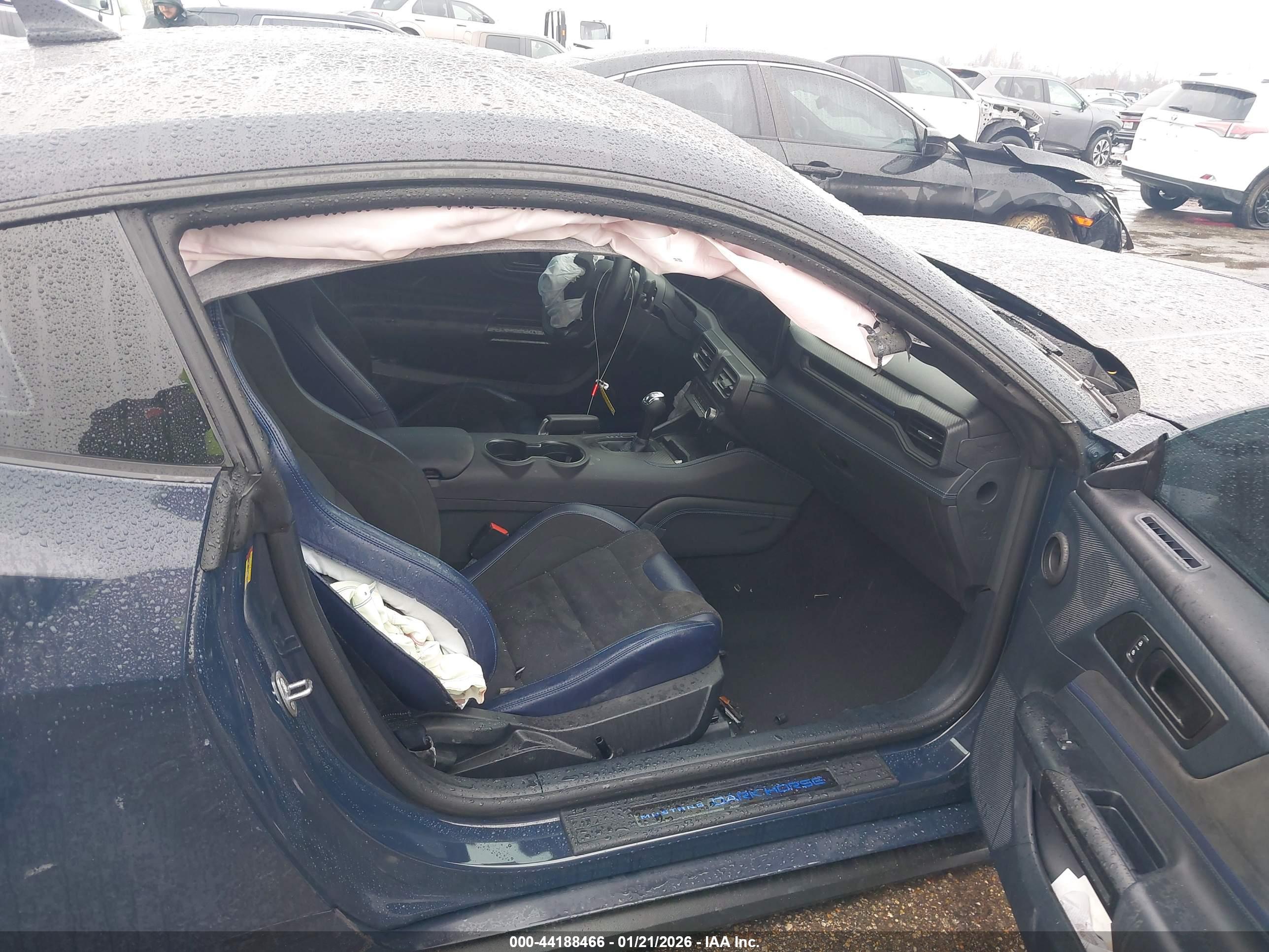 FORD MUSTANG image 5