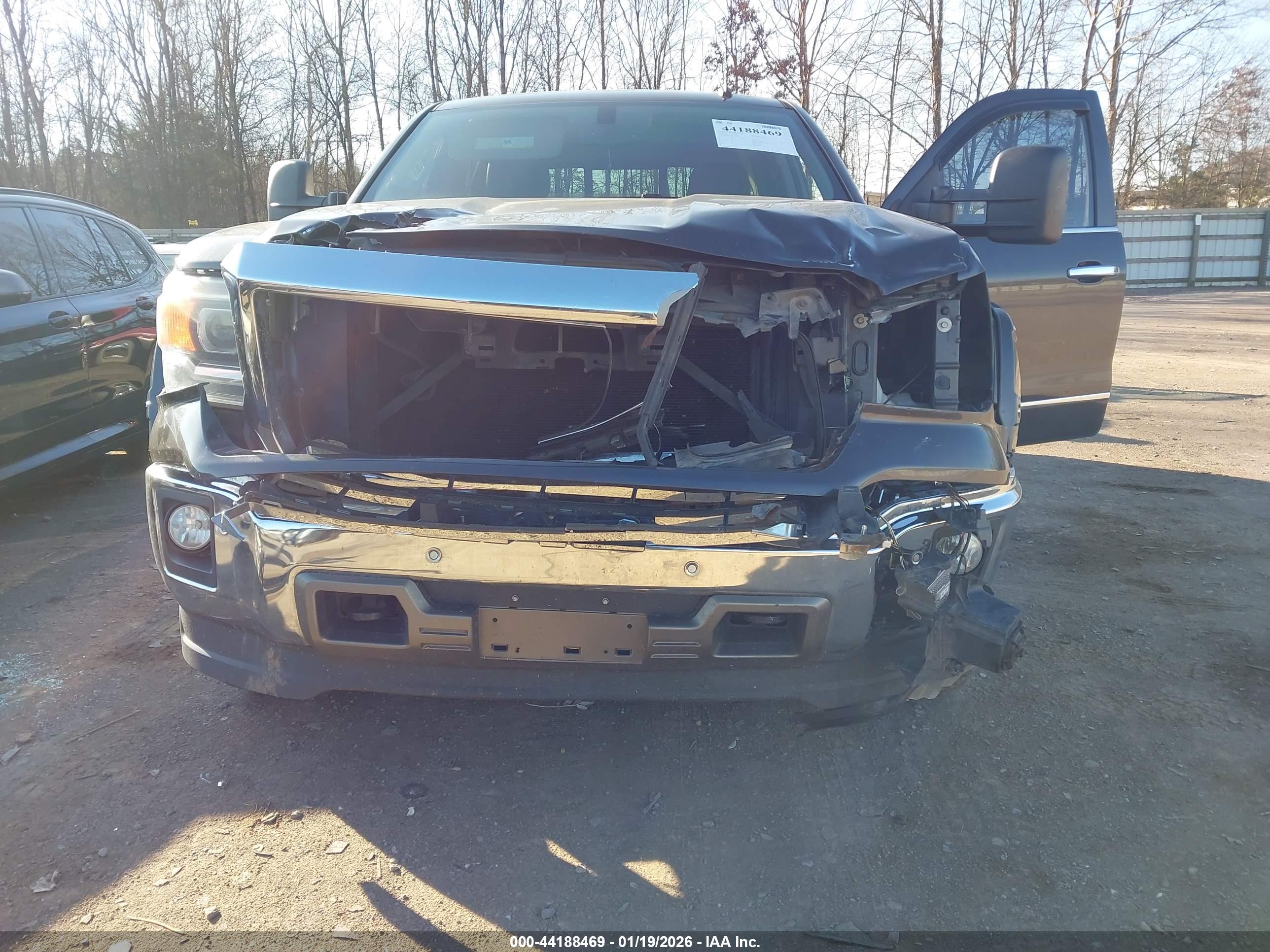 GMC SIERRA image 6