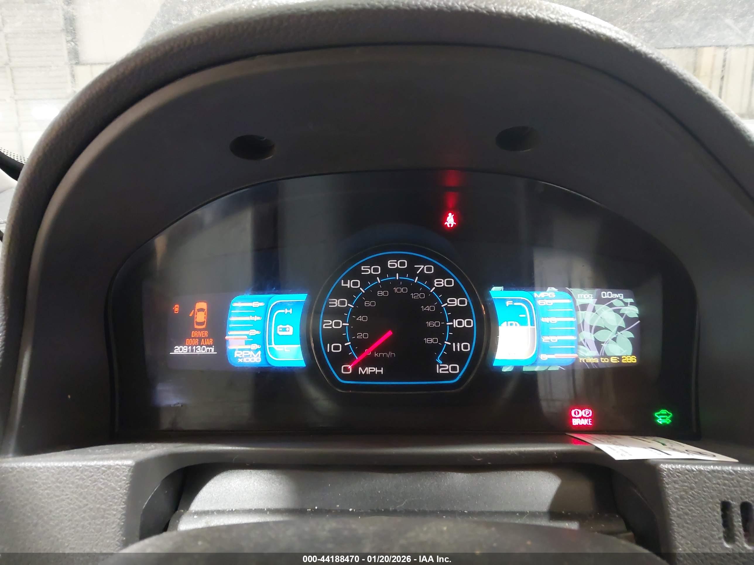 FORD FUSION image 7