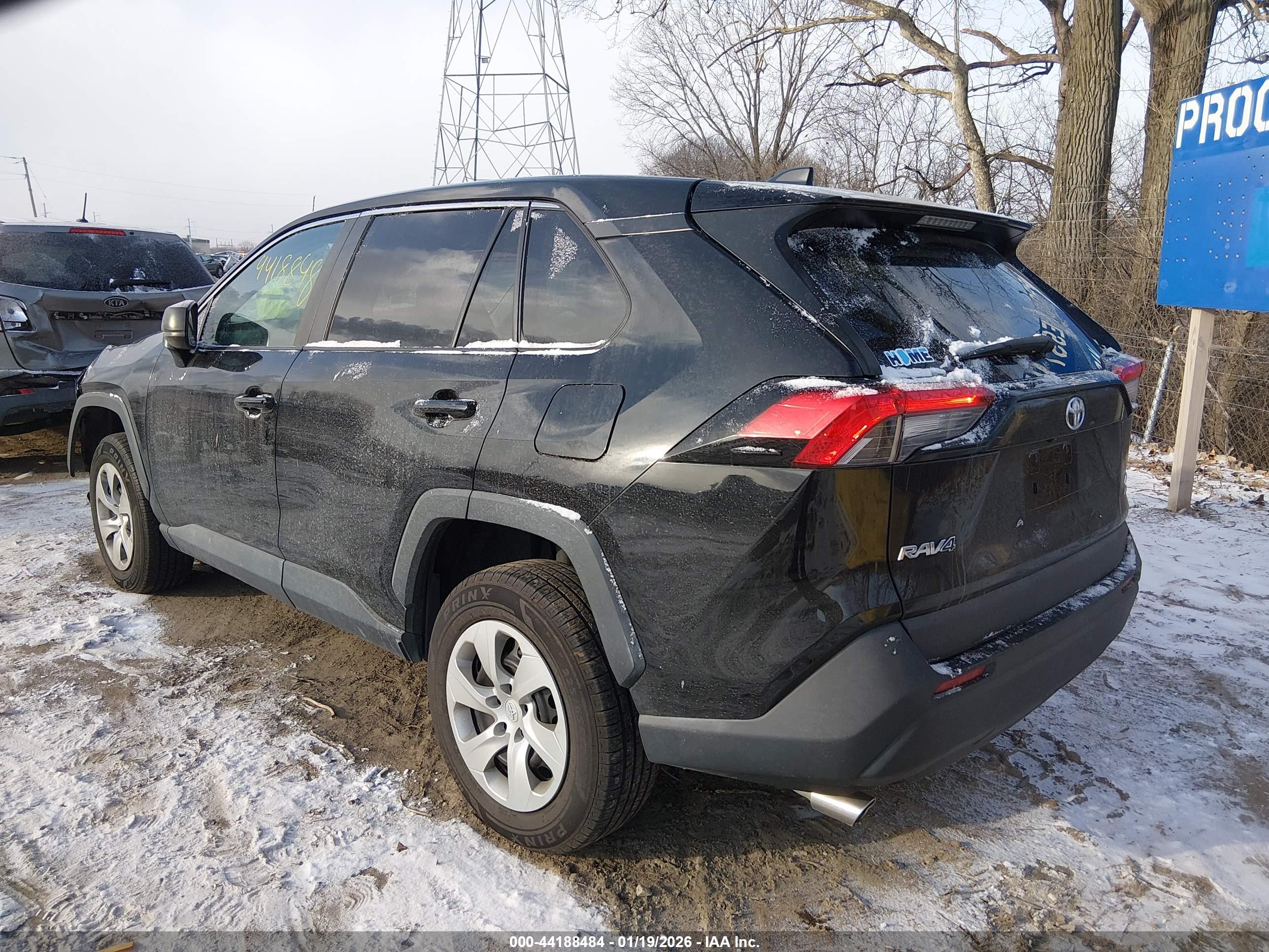 TOYOTA RAV4 image 3