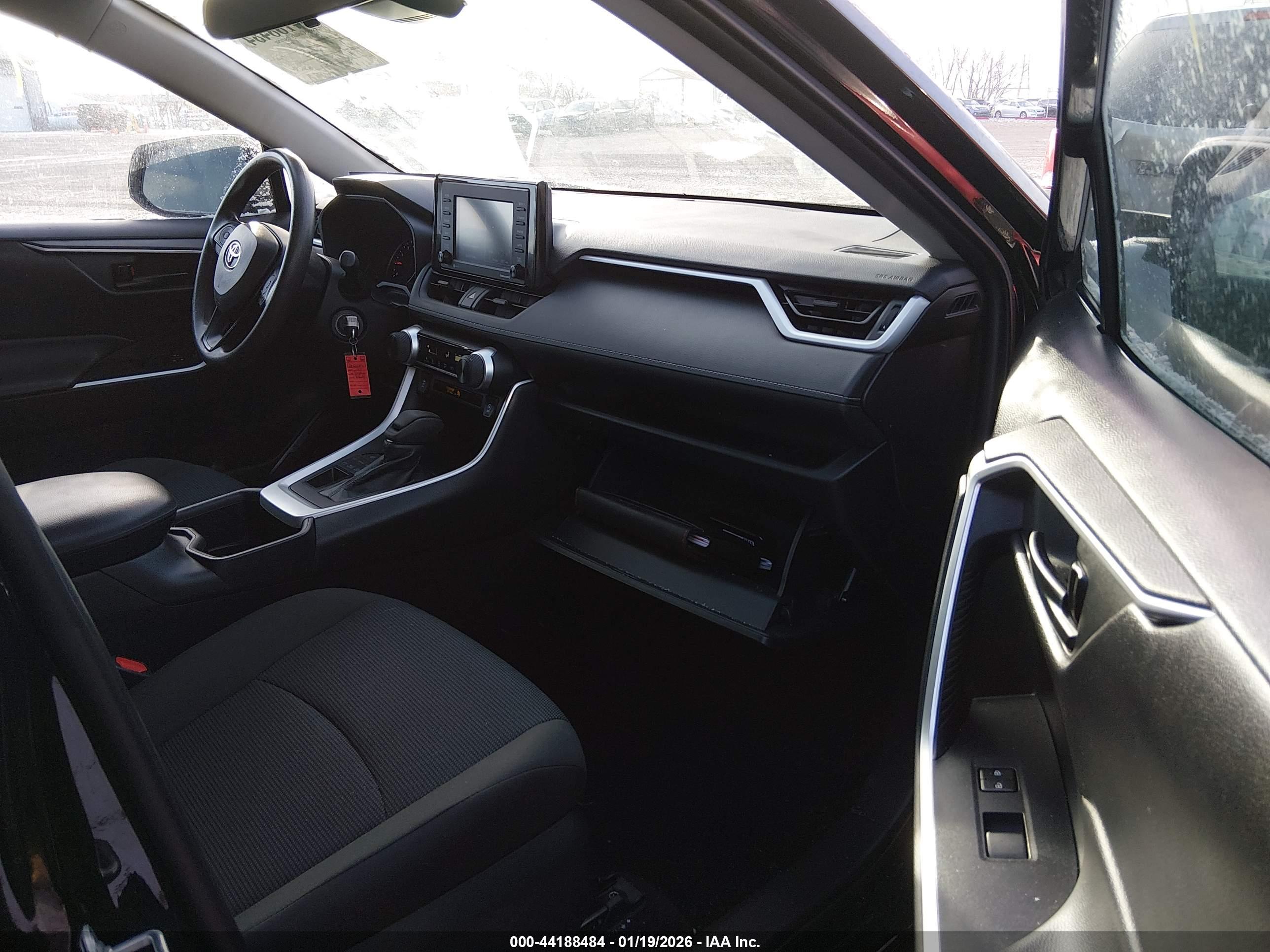TOYOTA RAV4 image 5