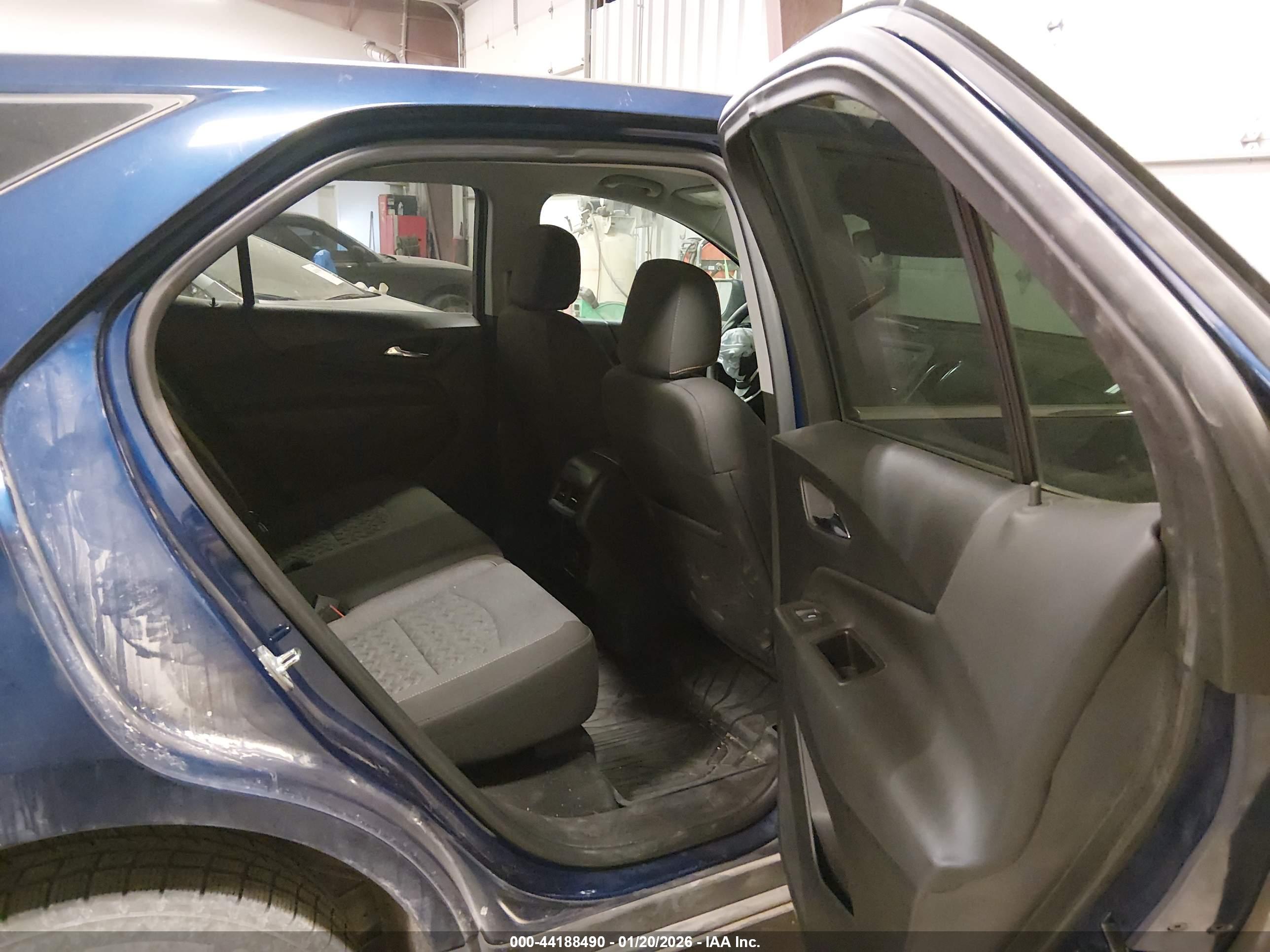 CHEVROLET EQUINOX image 8