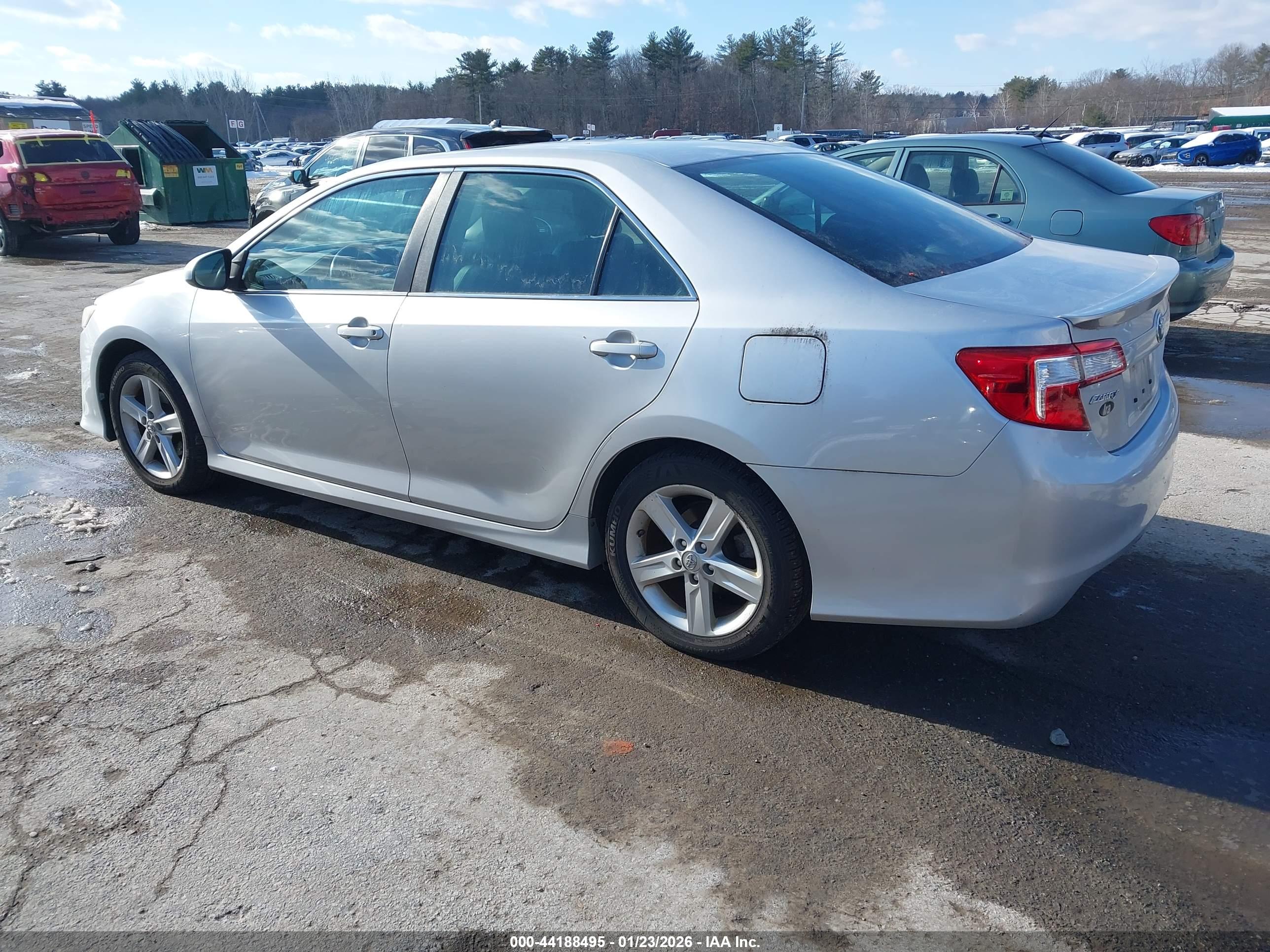 TOYOTA CAMRY image 3