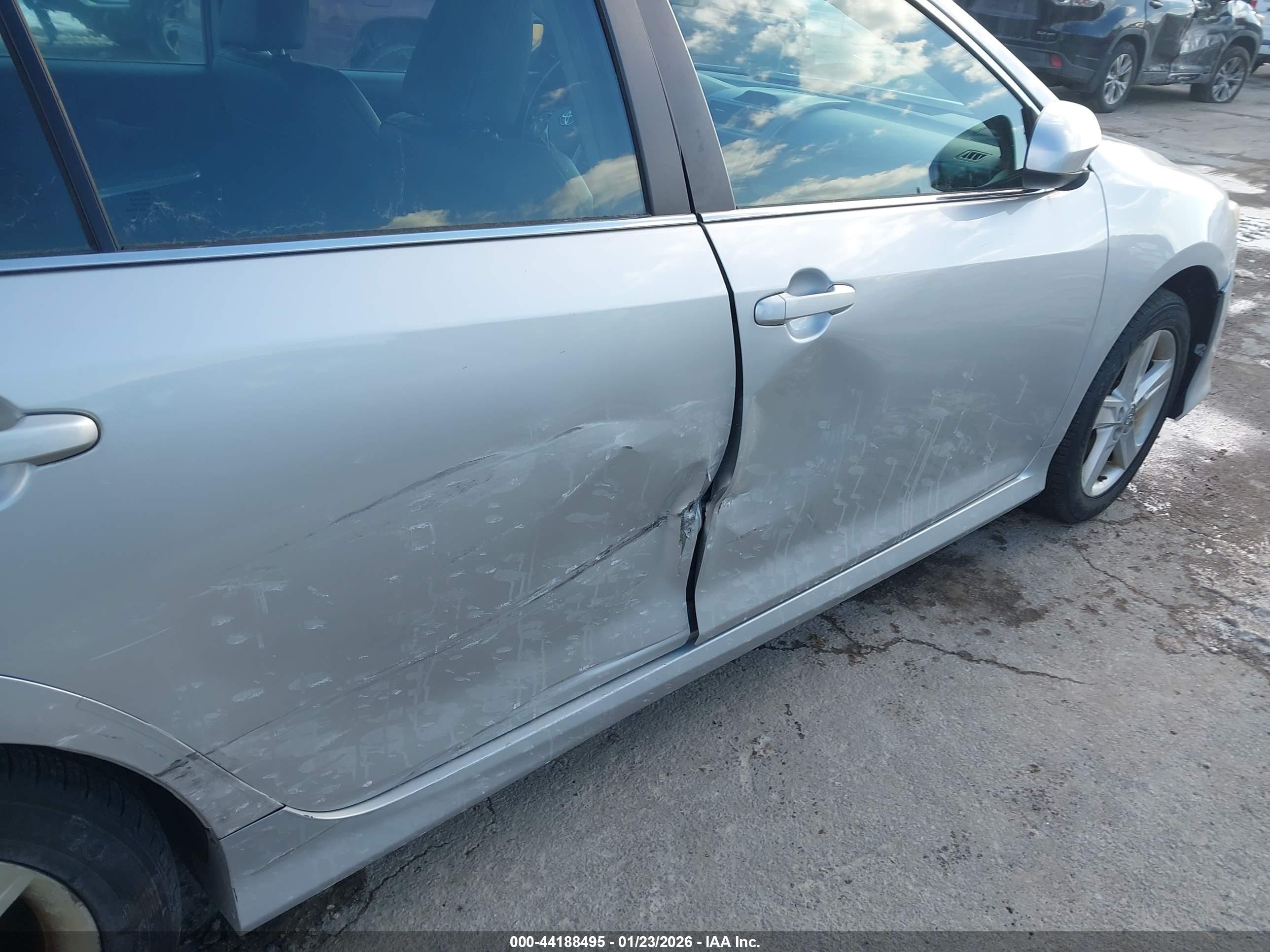 TOYOTA CAMRY image 6