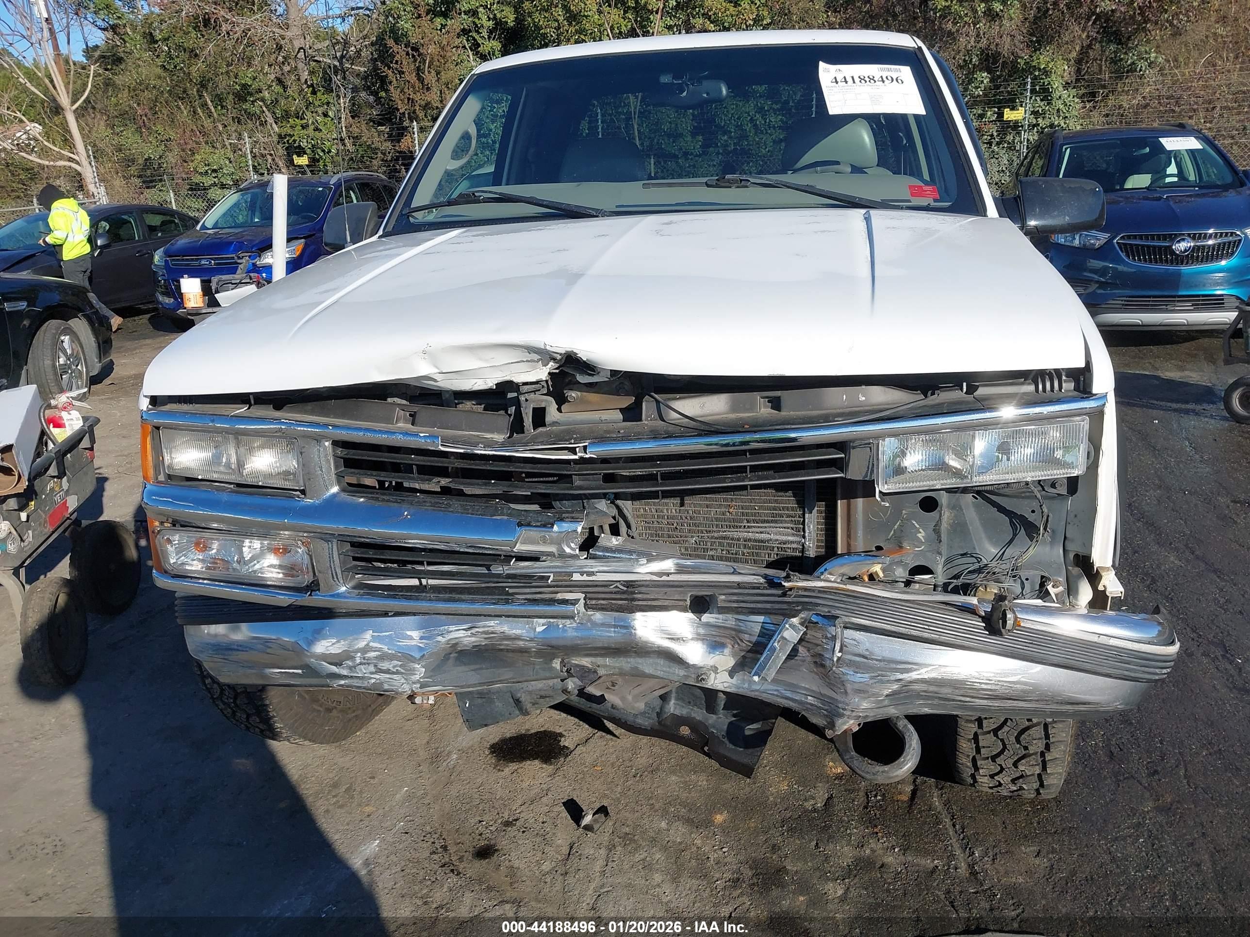 CHEVROLET K2500 image 6