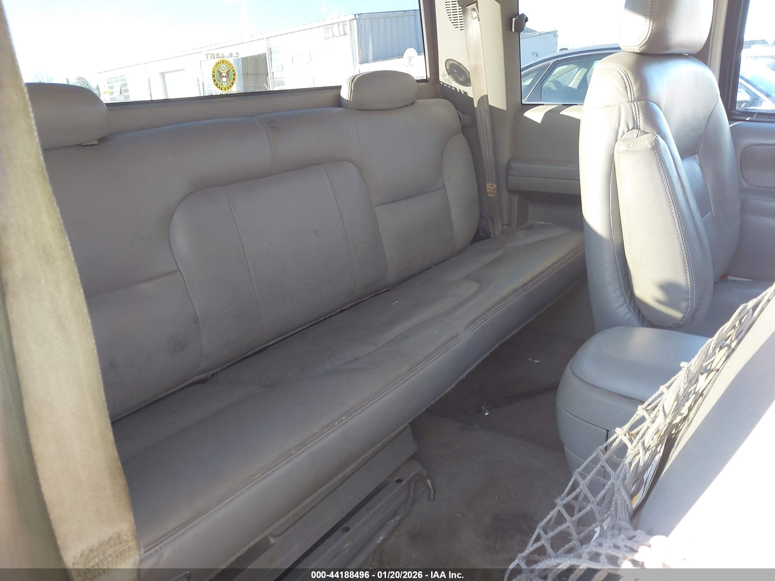 CHEVROLET K2500 image 8