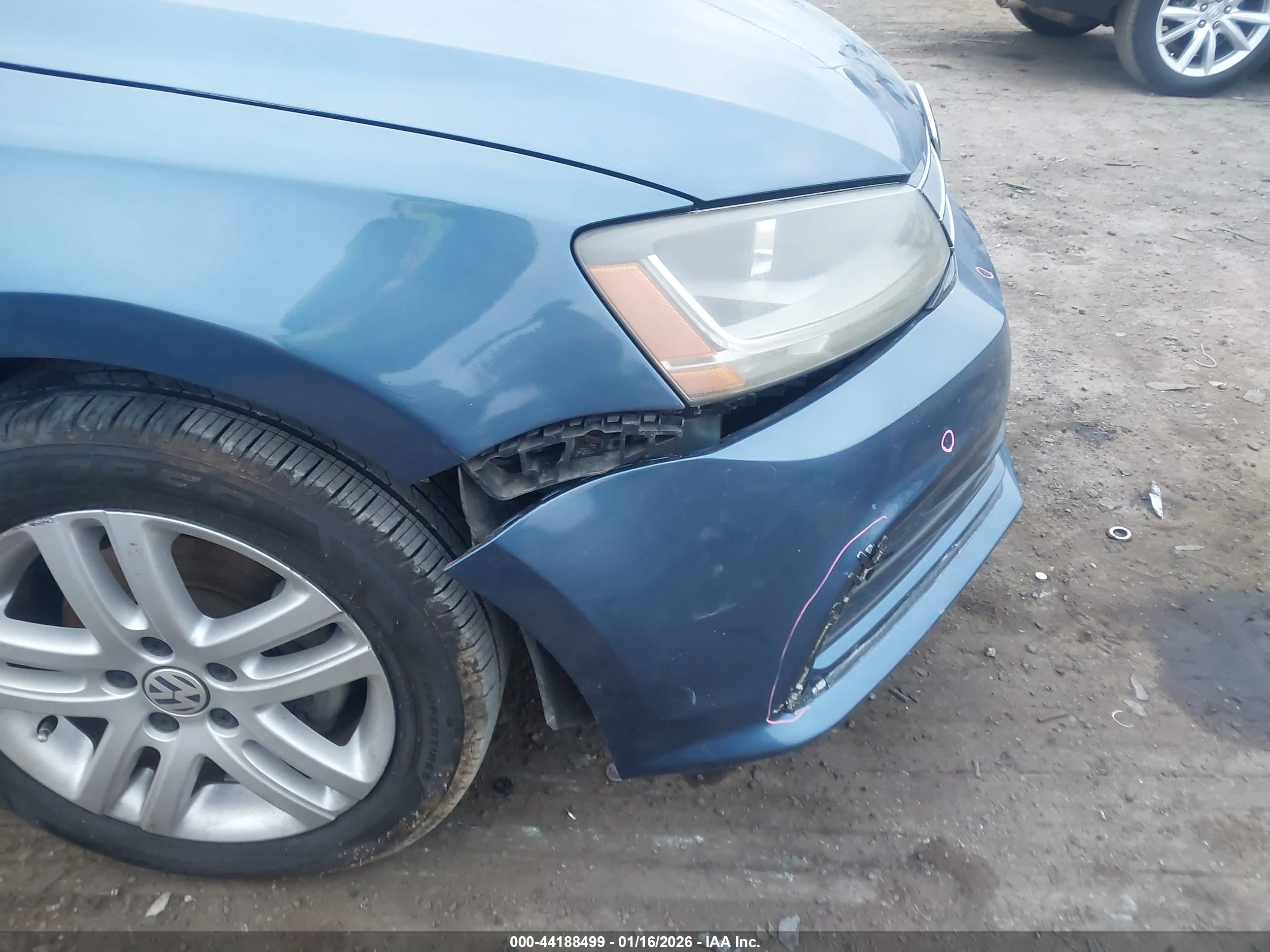 VOLKSWAGEN JETTA image 6