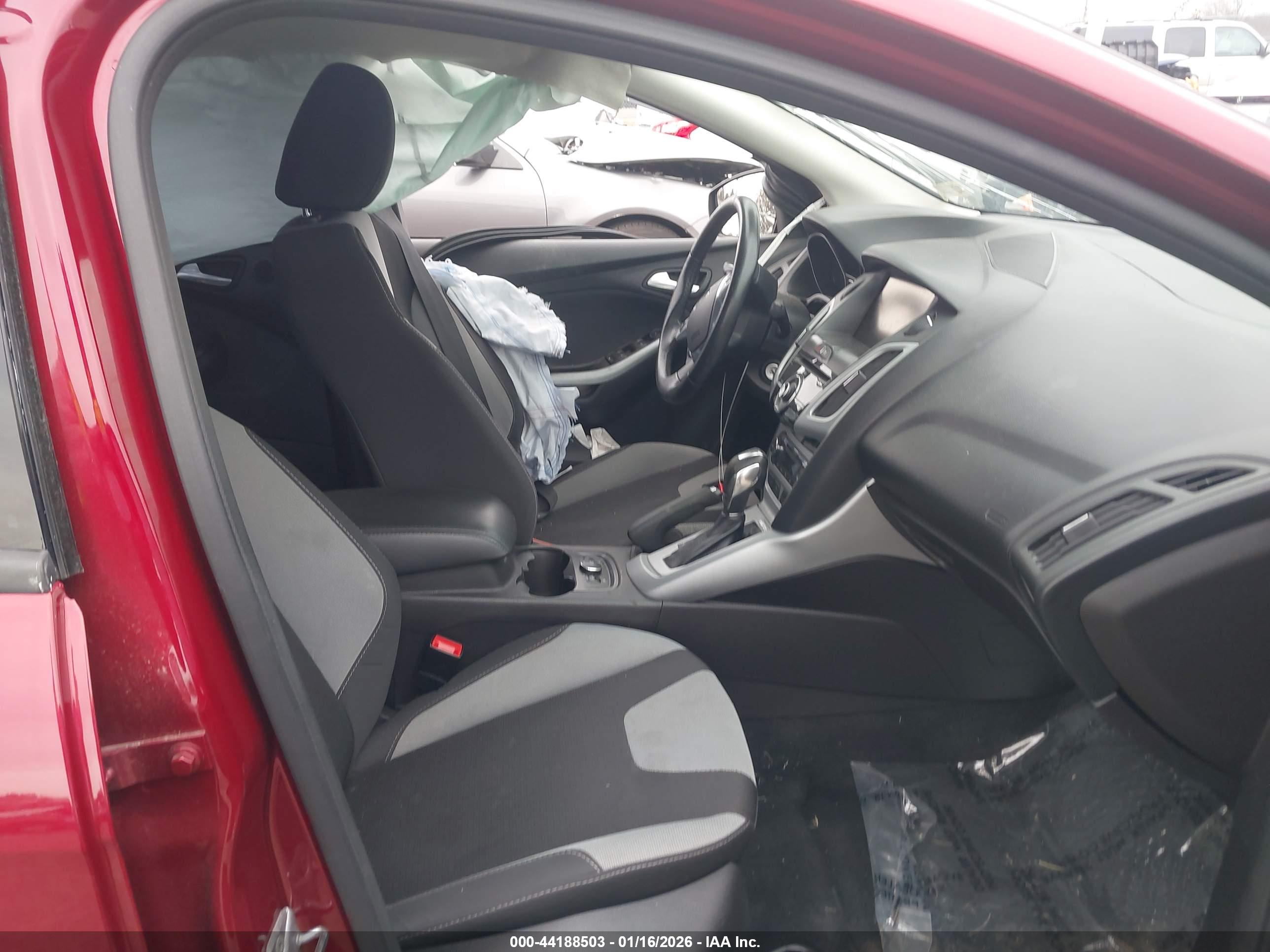 FORD FOCUS image 5