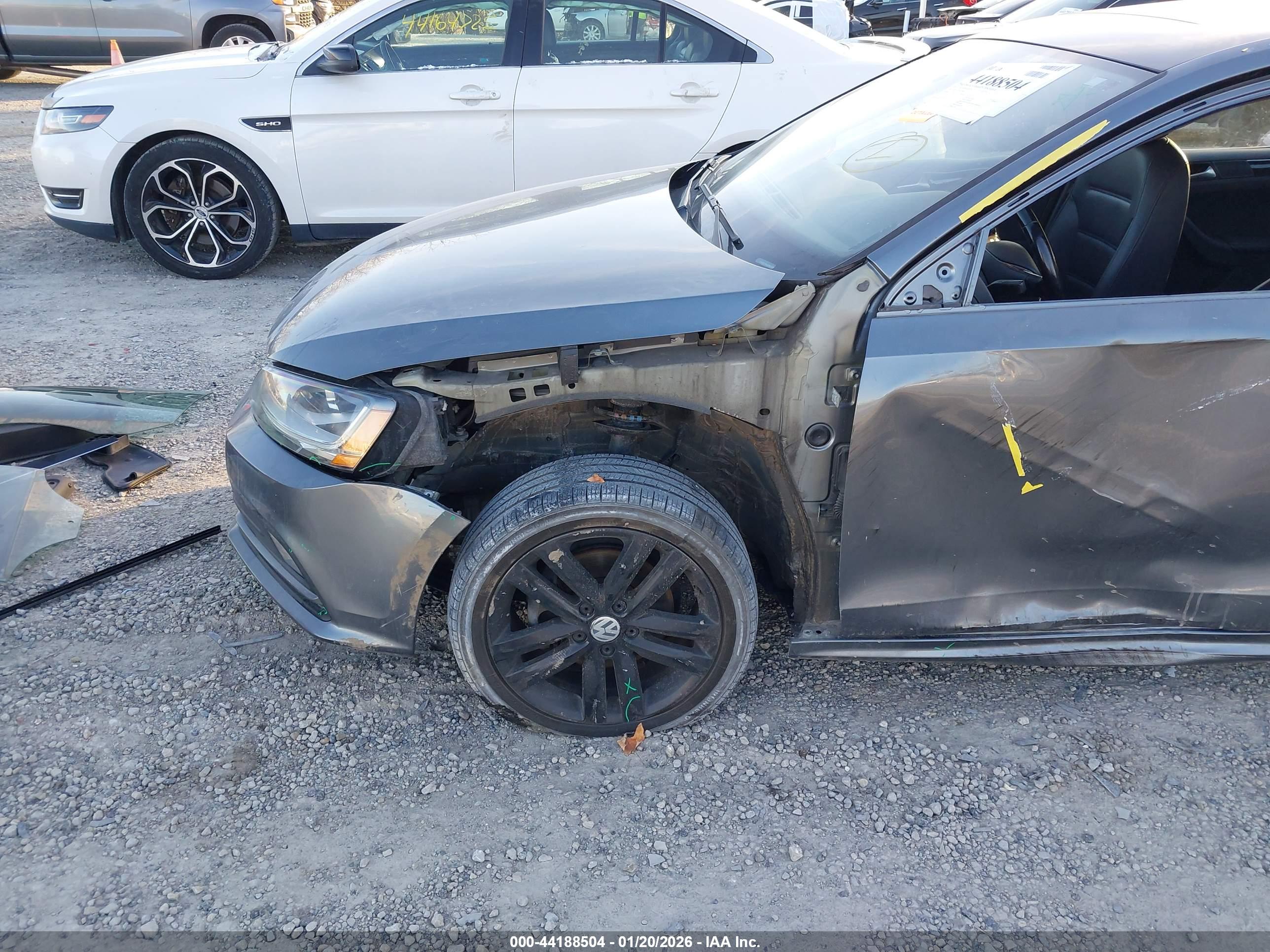 VOLKSWAGEN JETTA image 6