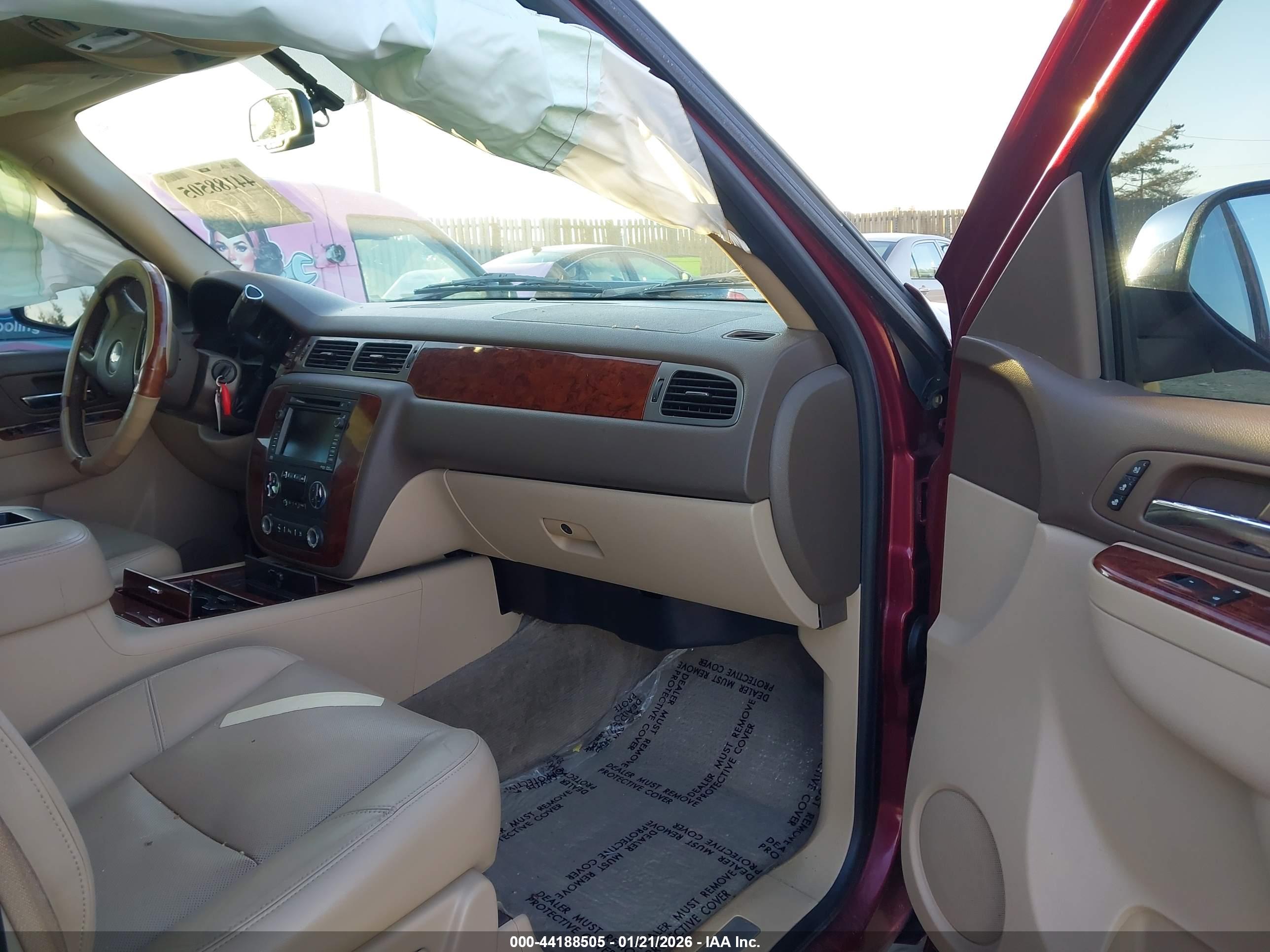 CHEVROLET TAHOE image 5