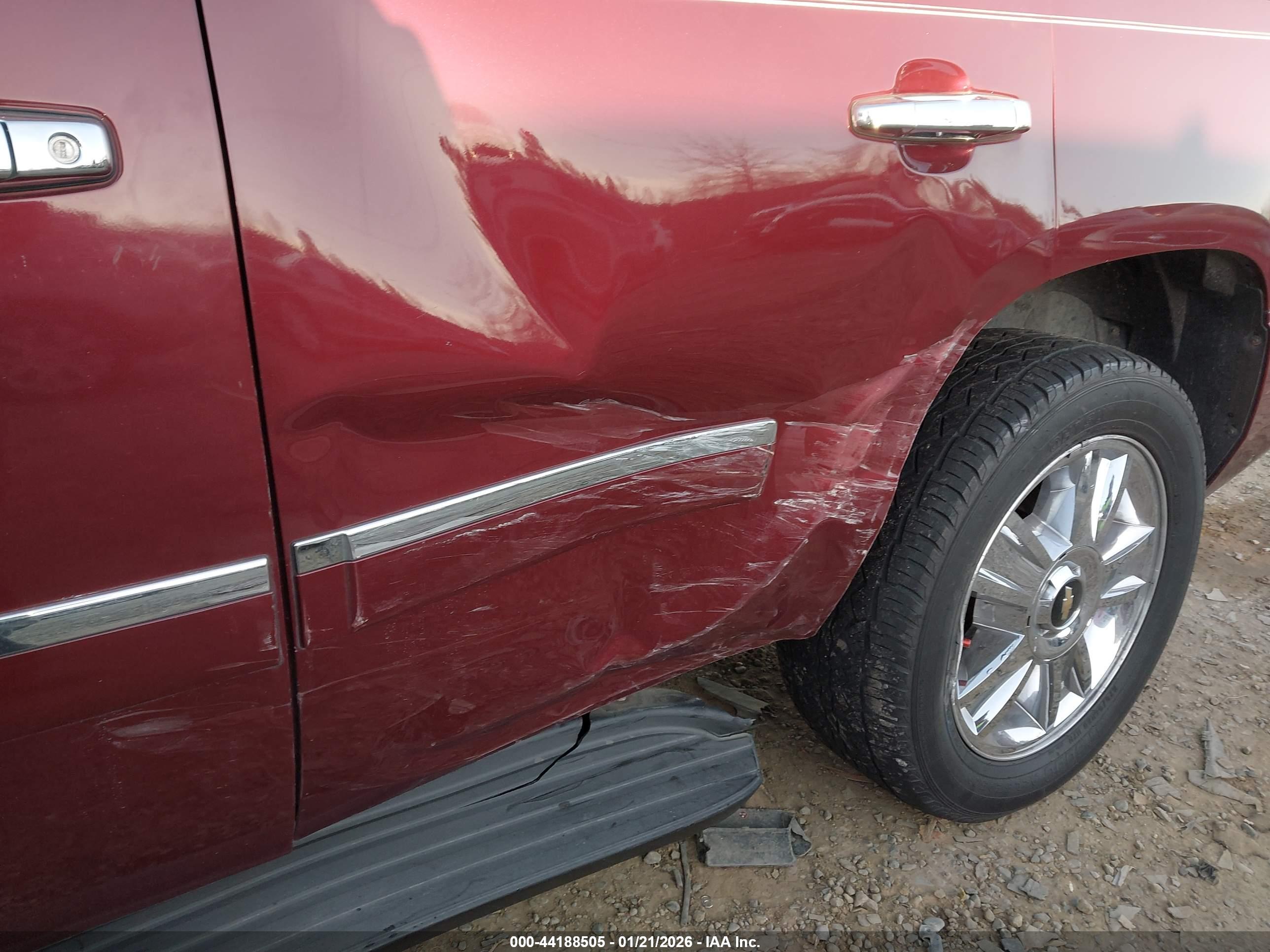 CHEVROLET TAHOE image 6