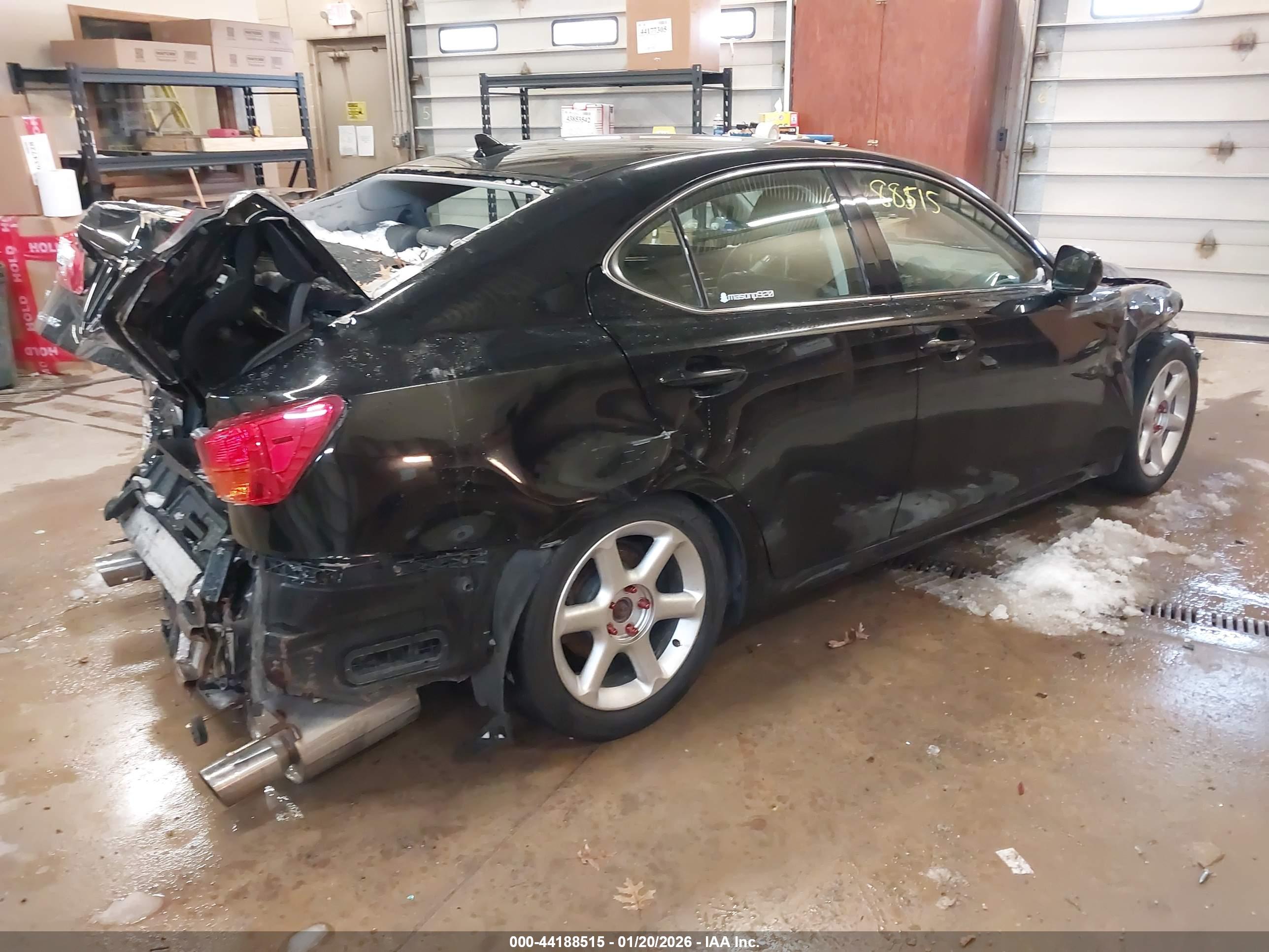 LEXUS IS image 4
