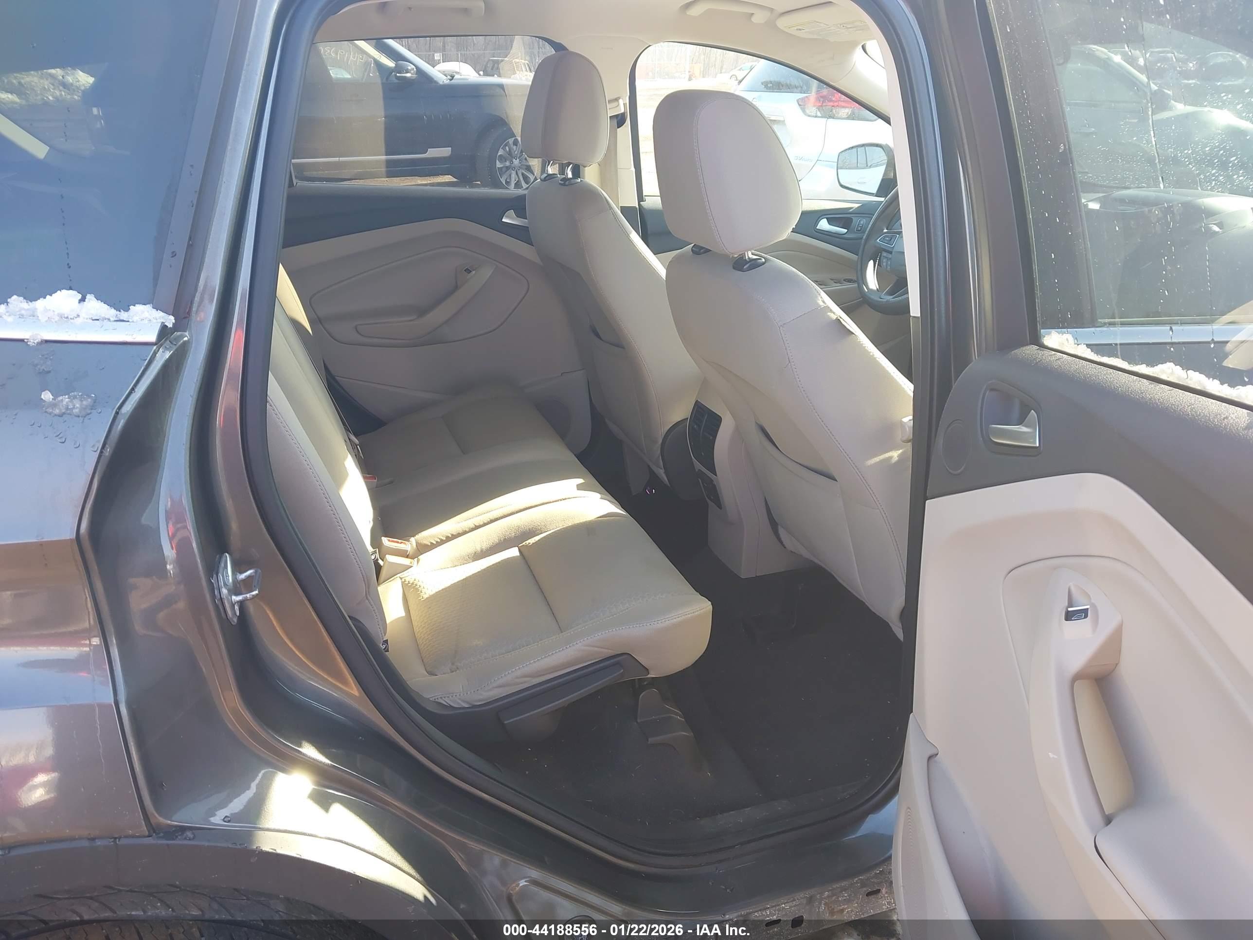 FORD ESCAPE image 8