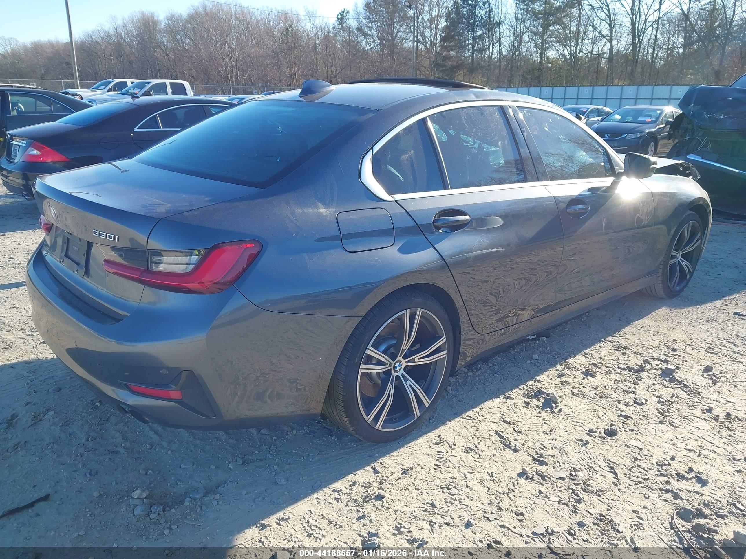BMW 330I image 4