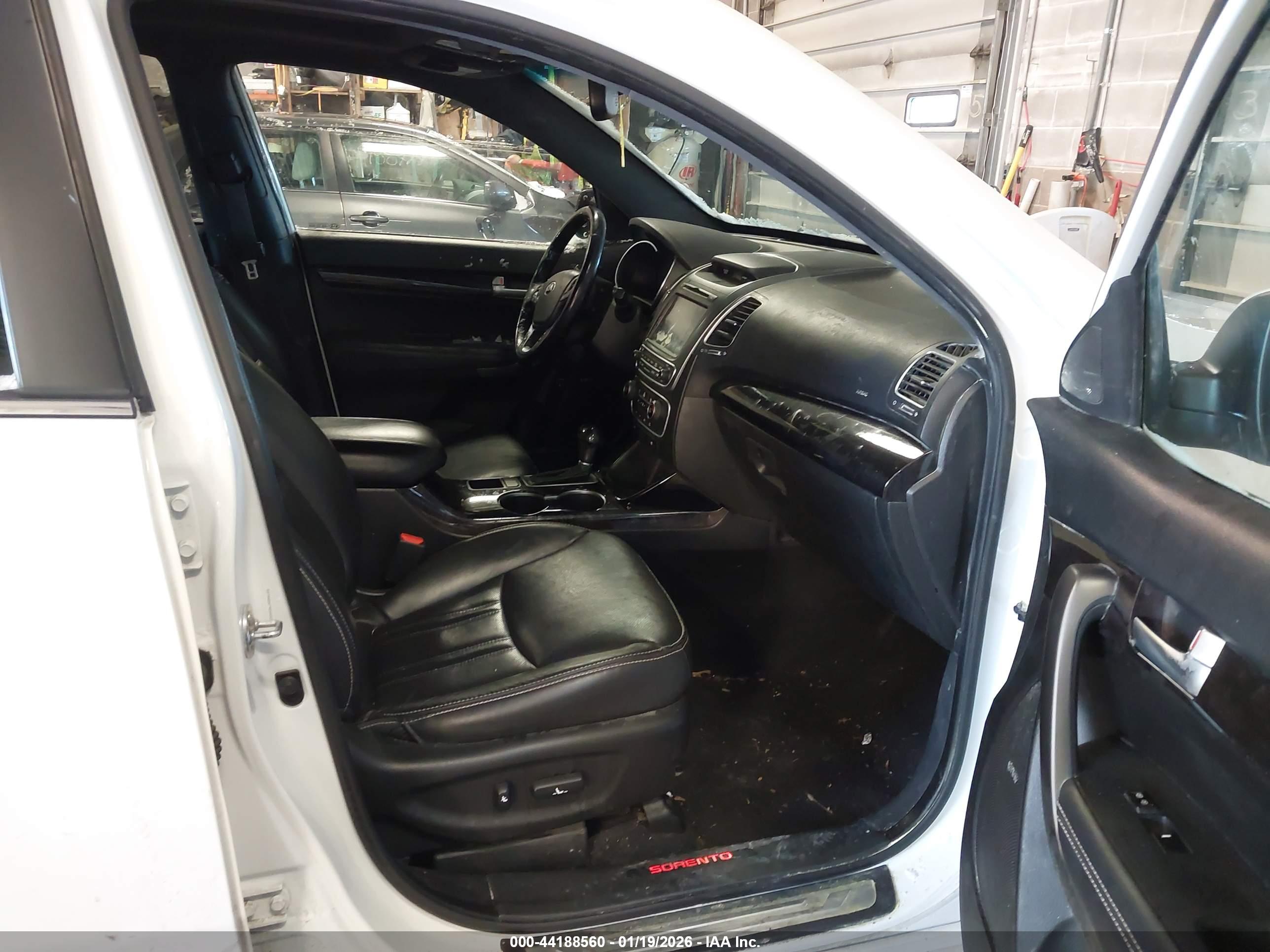 KIA SORENTO image 5