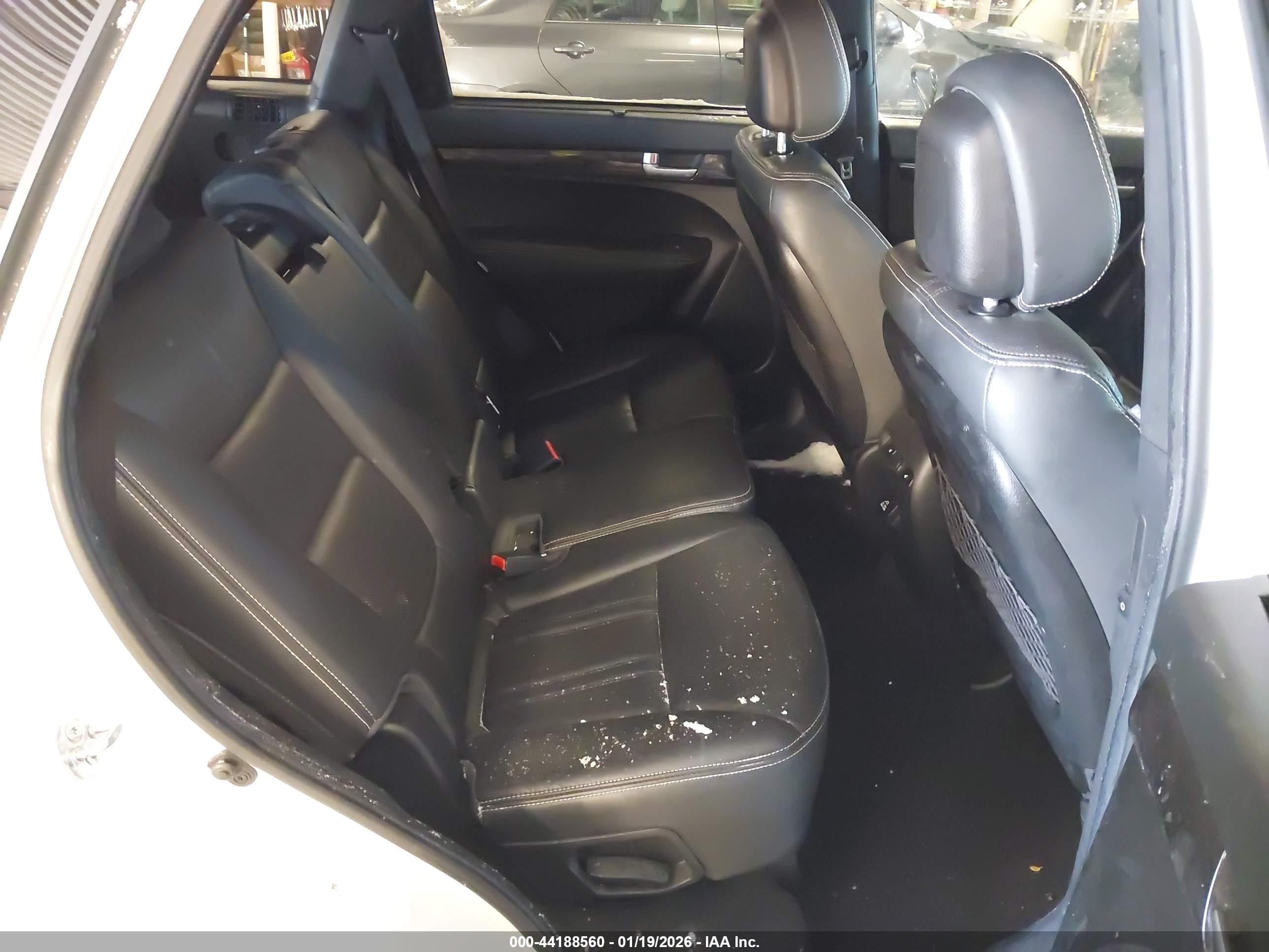 KIA SORENTO image 8