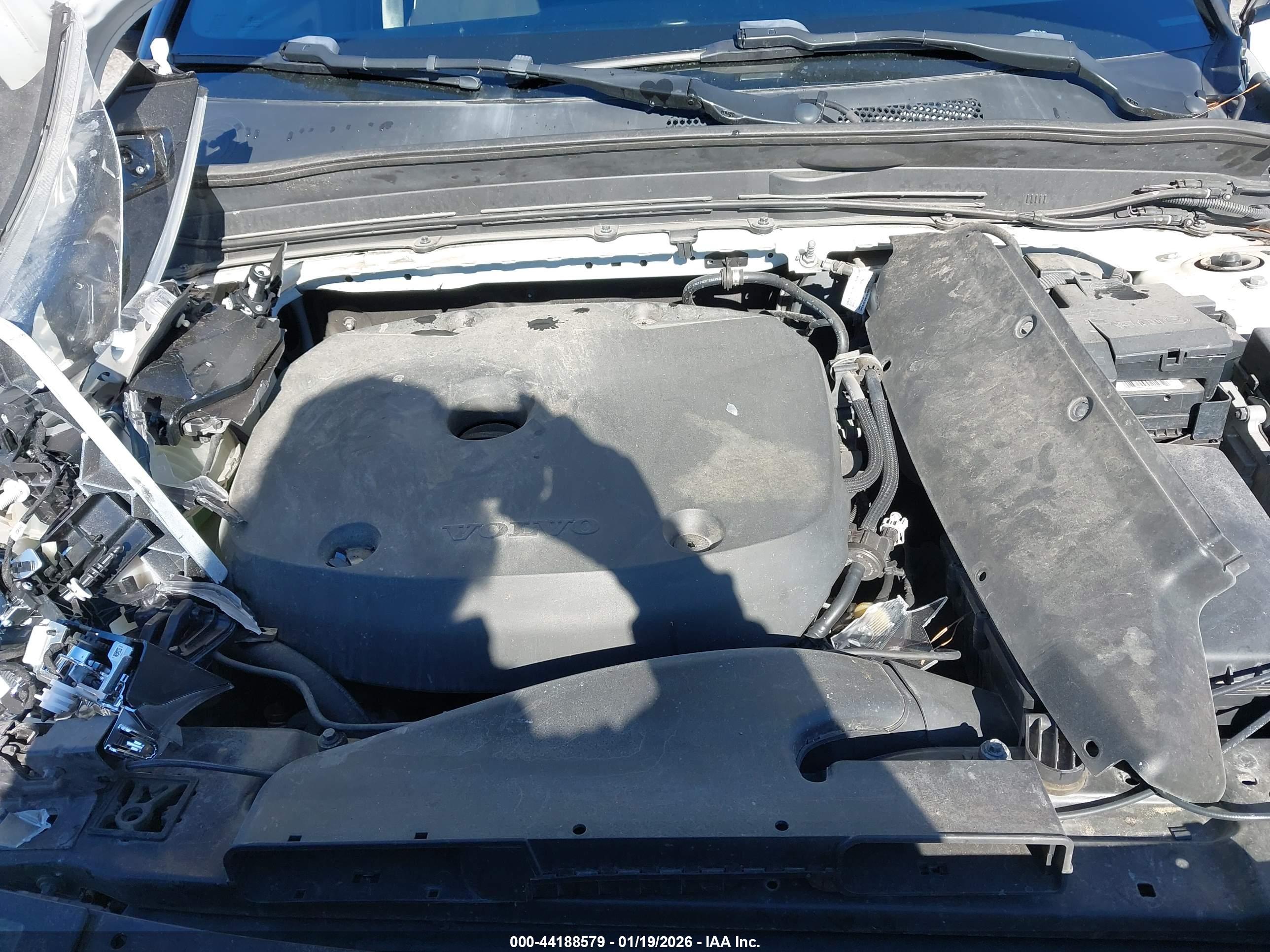 VOLVO XC40 image 10