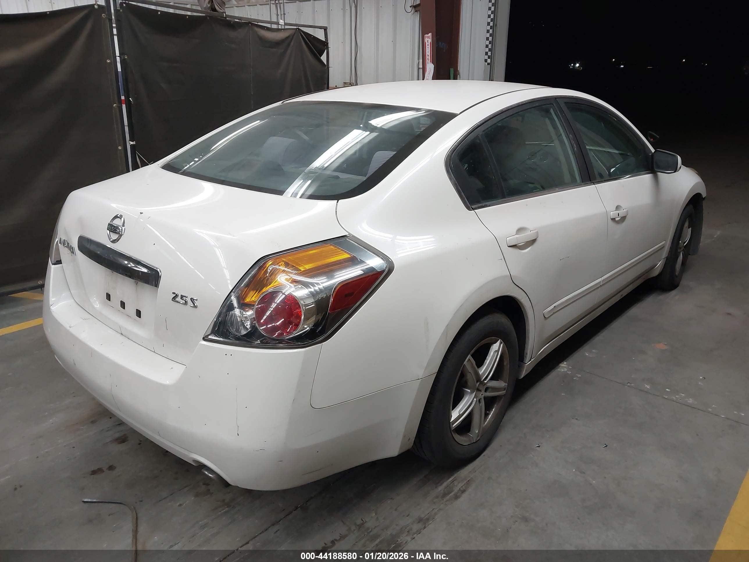 NISSAN ALTIMA image 4