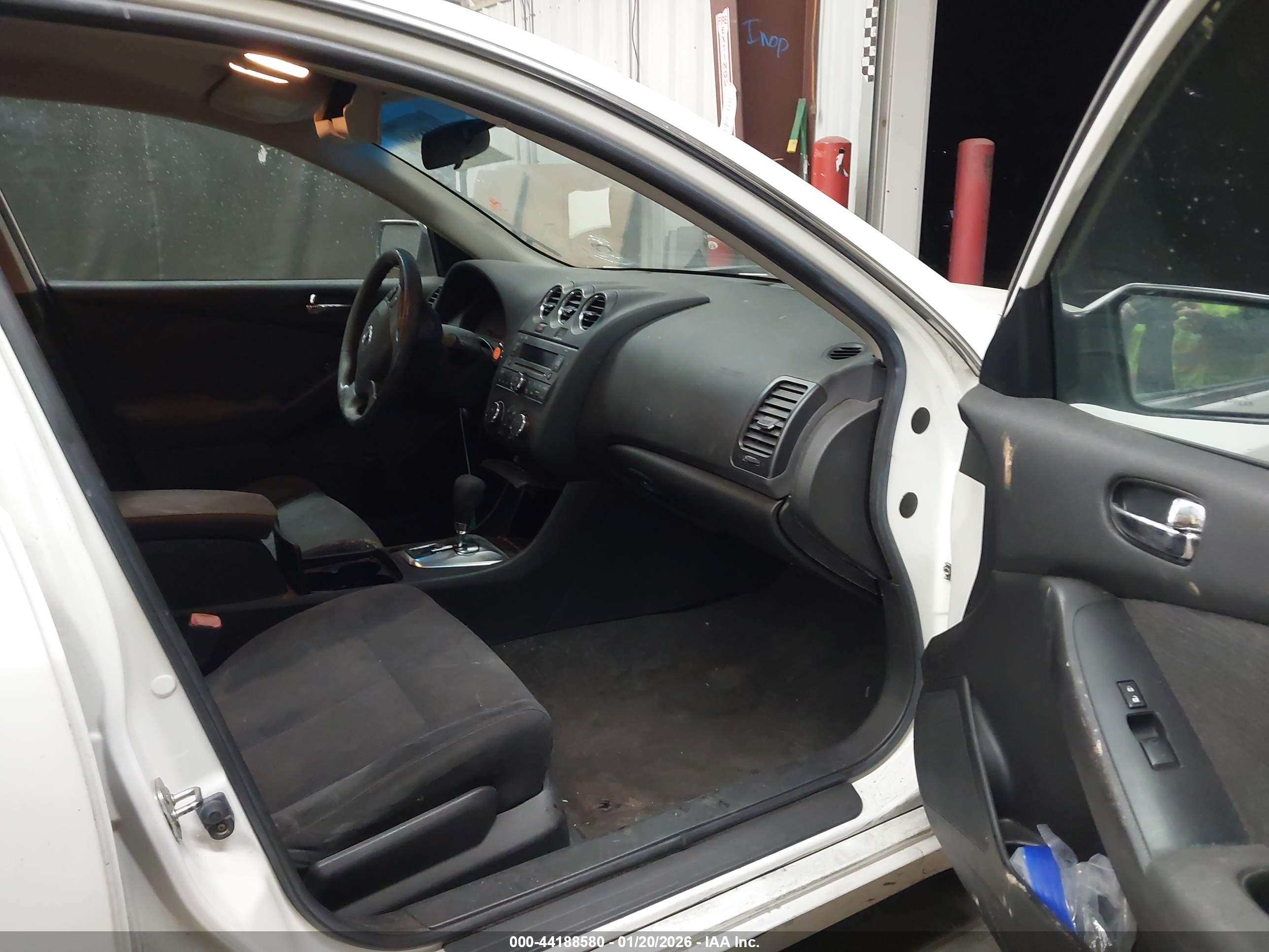 NISSAN ALTIMA image 5